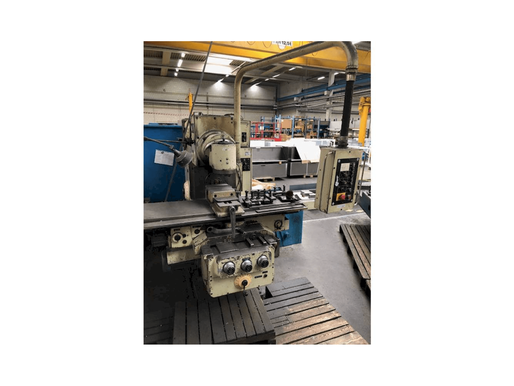 ELEKTRONIK F400-E Mašinos vaizdas iš priekio