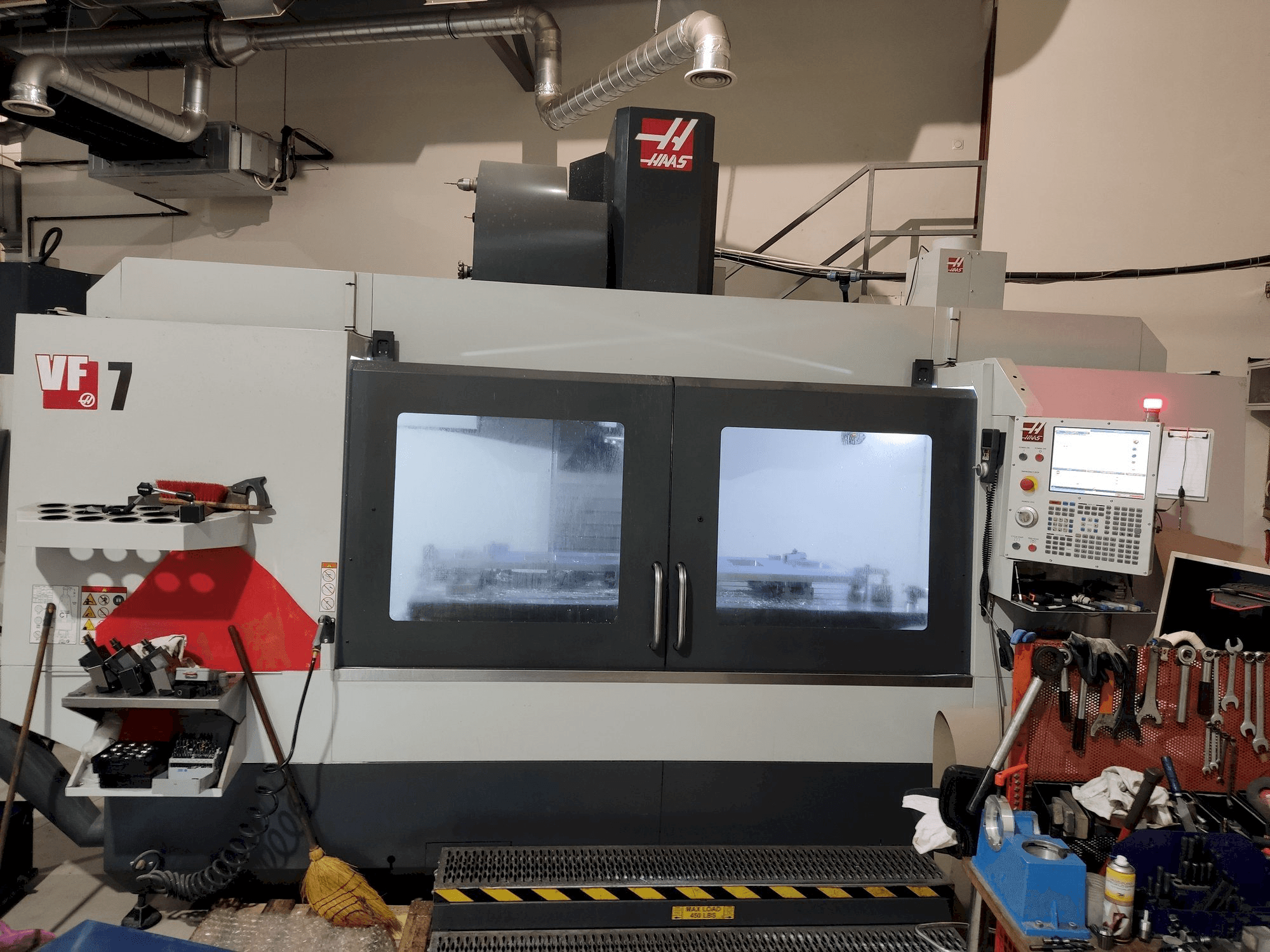 HAAS VF-7 Mašinos vaizdas iš priekio