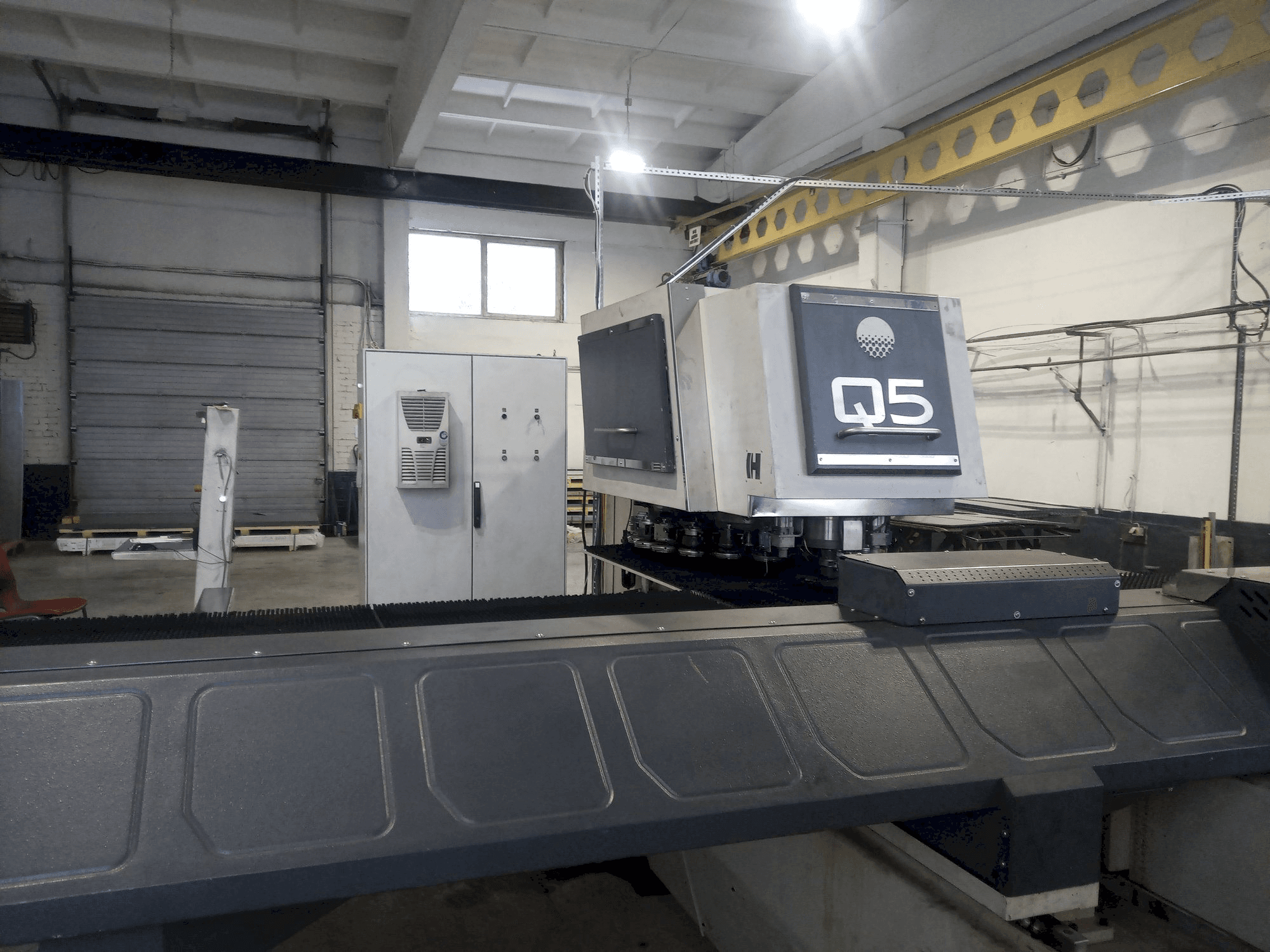HACO Q5 – 3030 – 20 I Mašinos vaizdas iš priekio