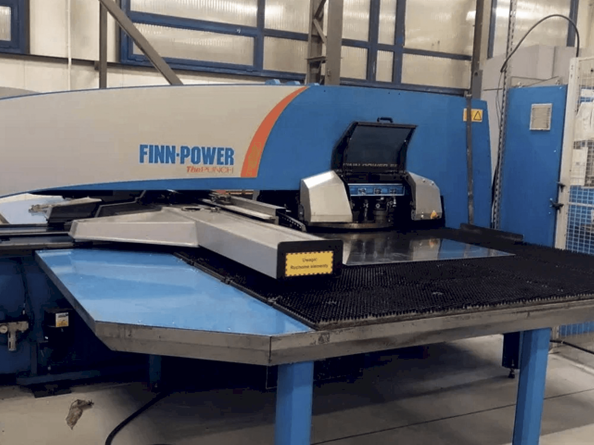 Finn-Power E5x Mašinos vaizdas iš priekio
