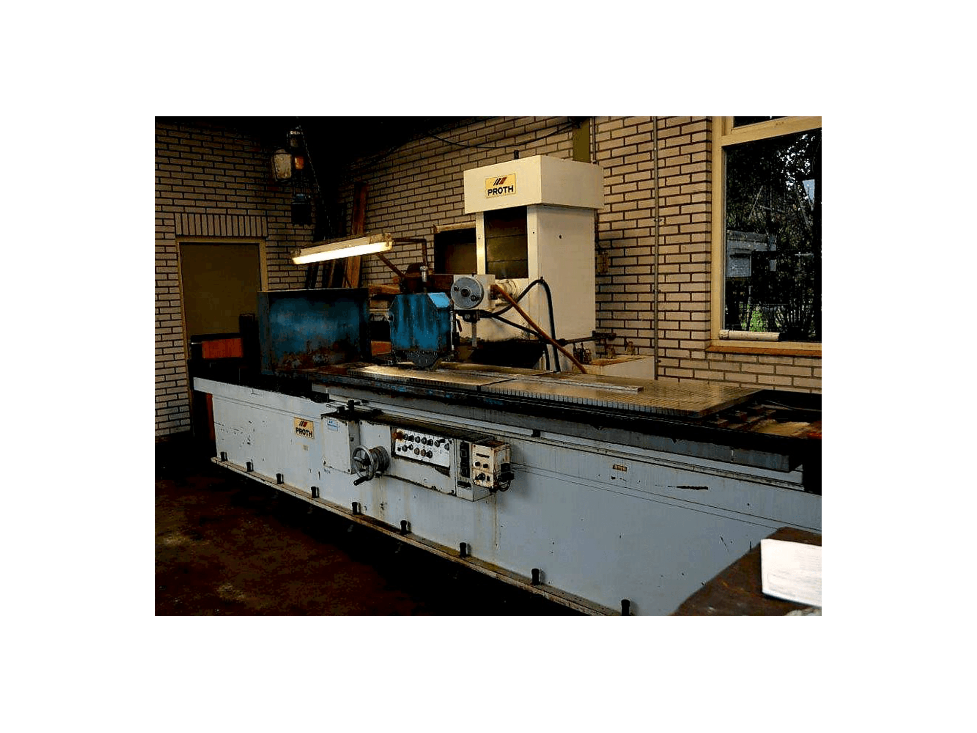 Proth PSGC-60220AHR Mašinos dešinės pusės vaizdas