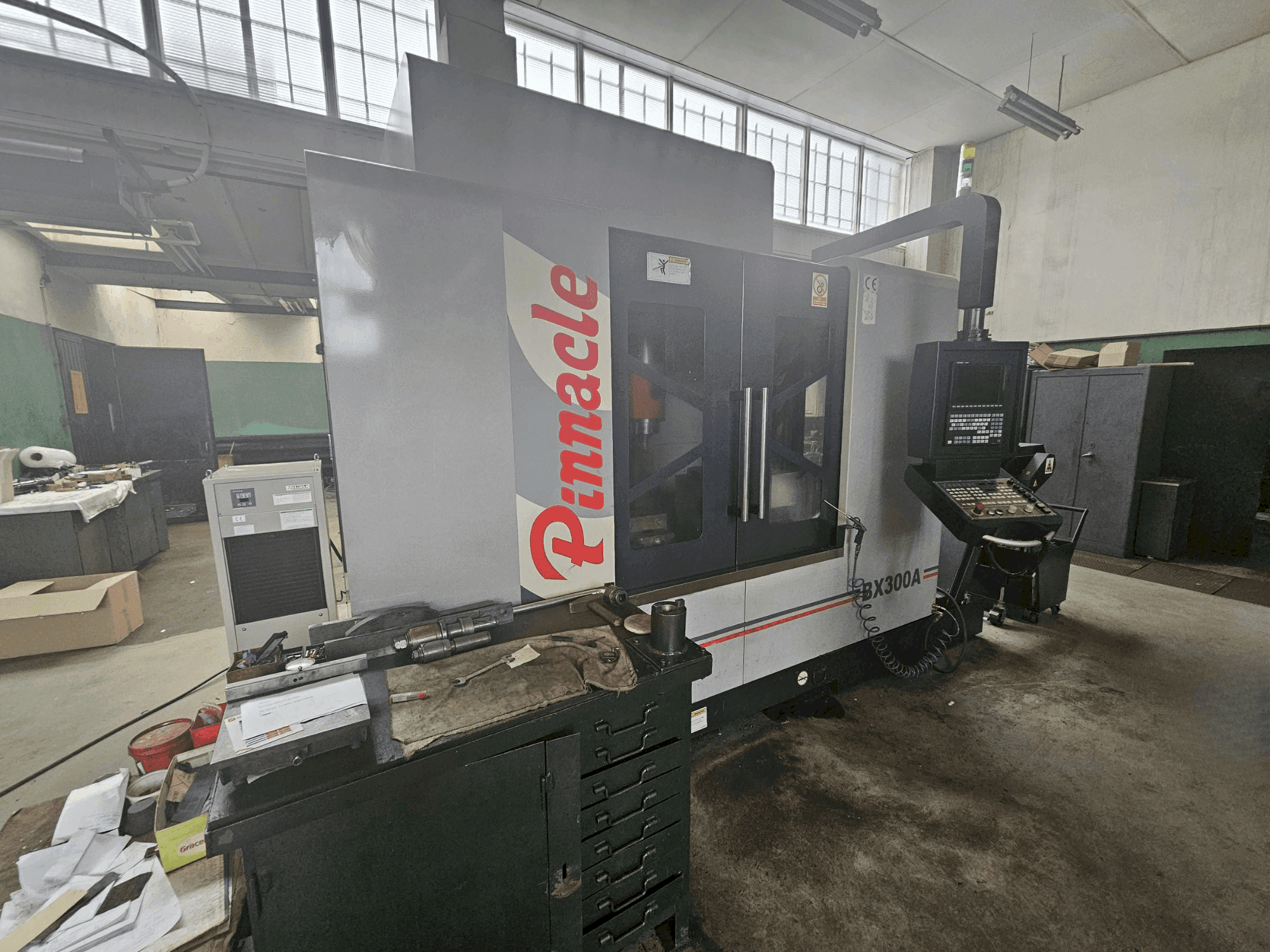 Pinnacle BX300A Mašinos vaizdas iš priekio