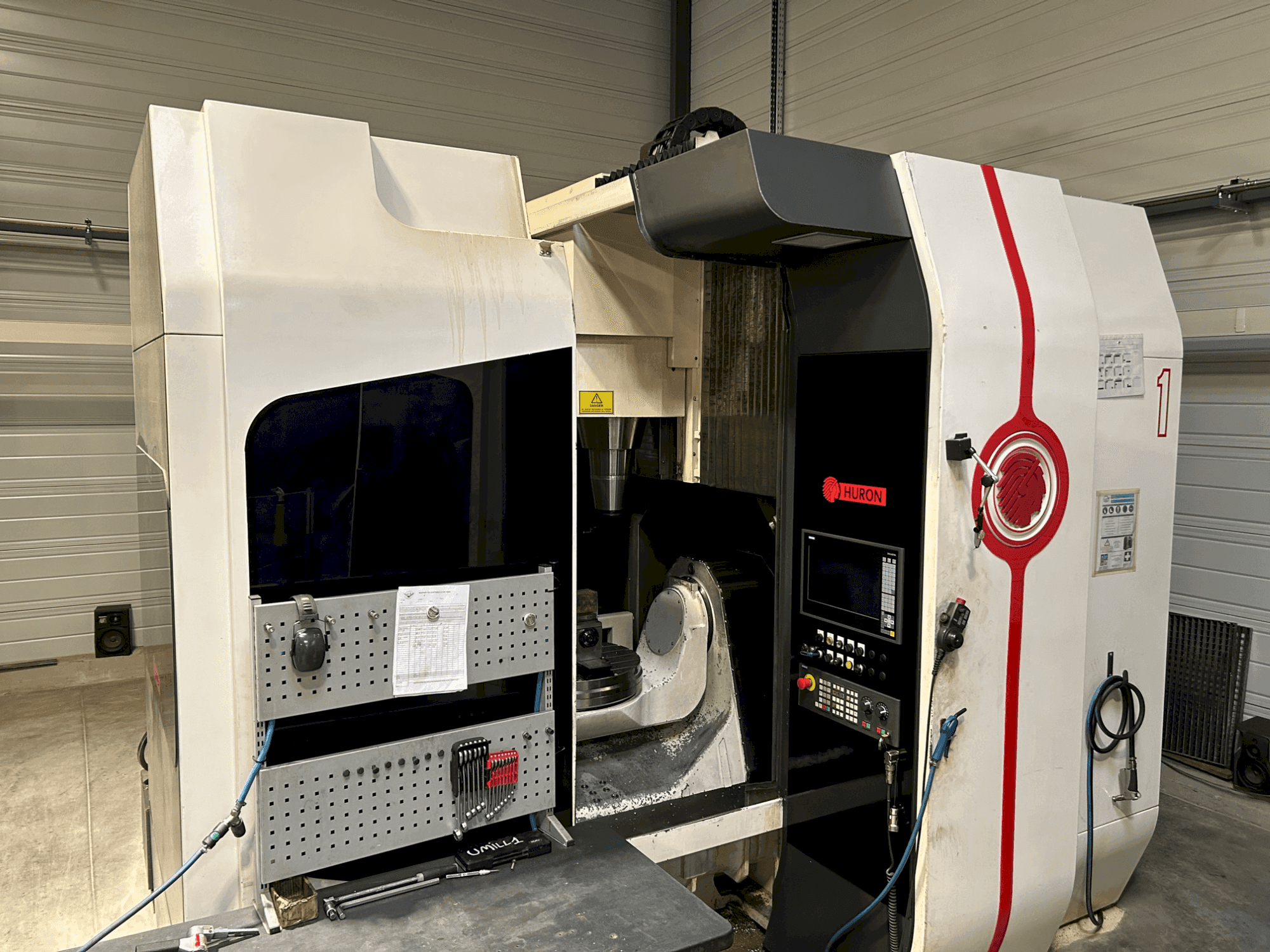 Huron UMILL 6 Mašinos vaizdas iš priekio