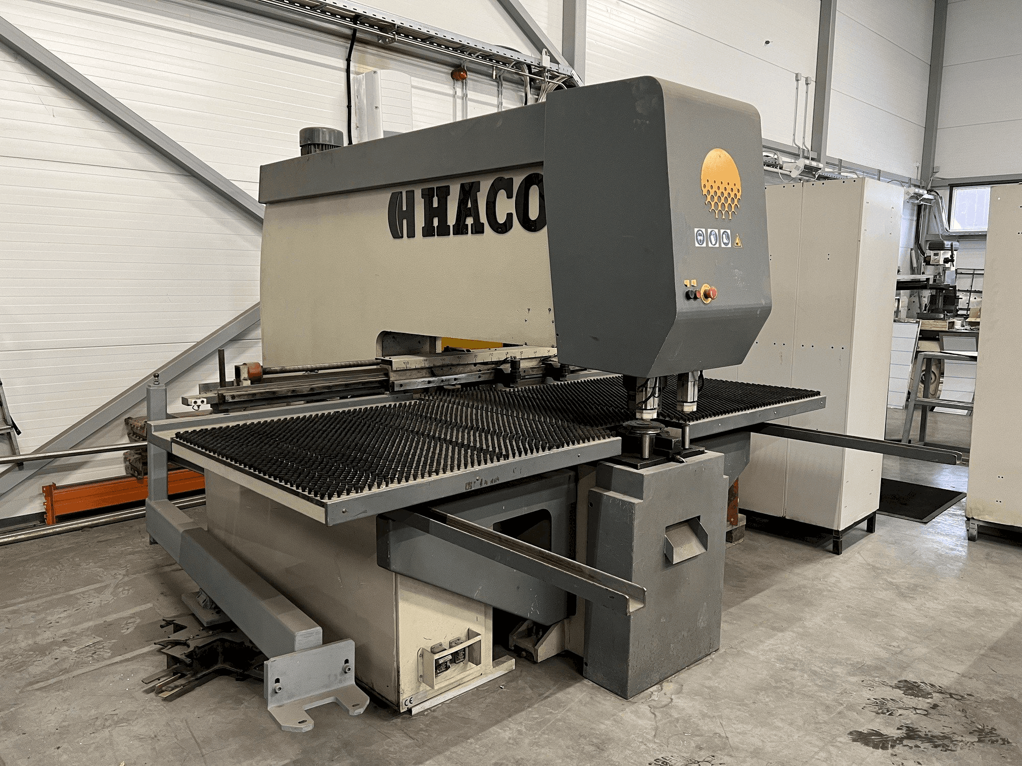 HACO PM 310V-3 Mašinos vaizdas iš priekio