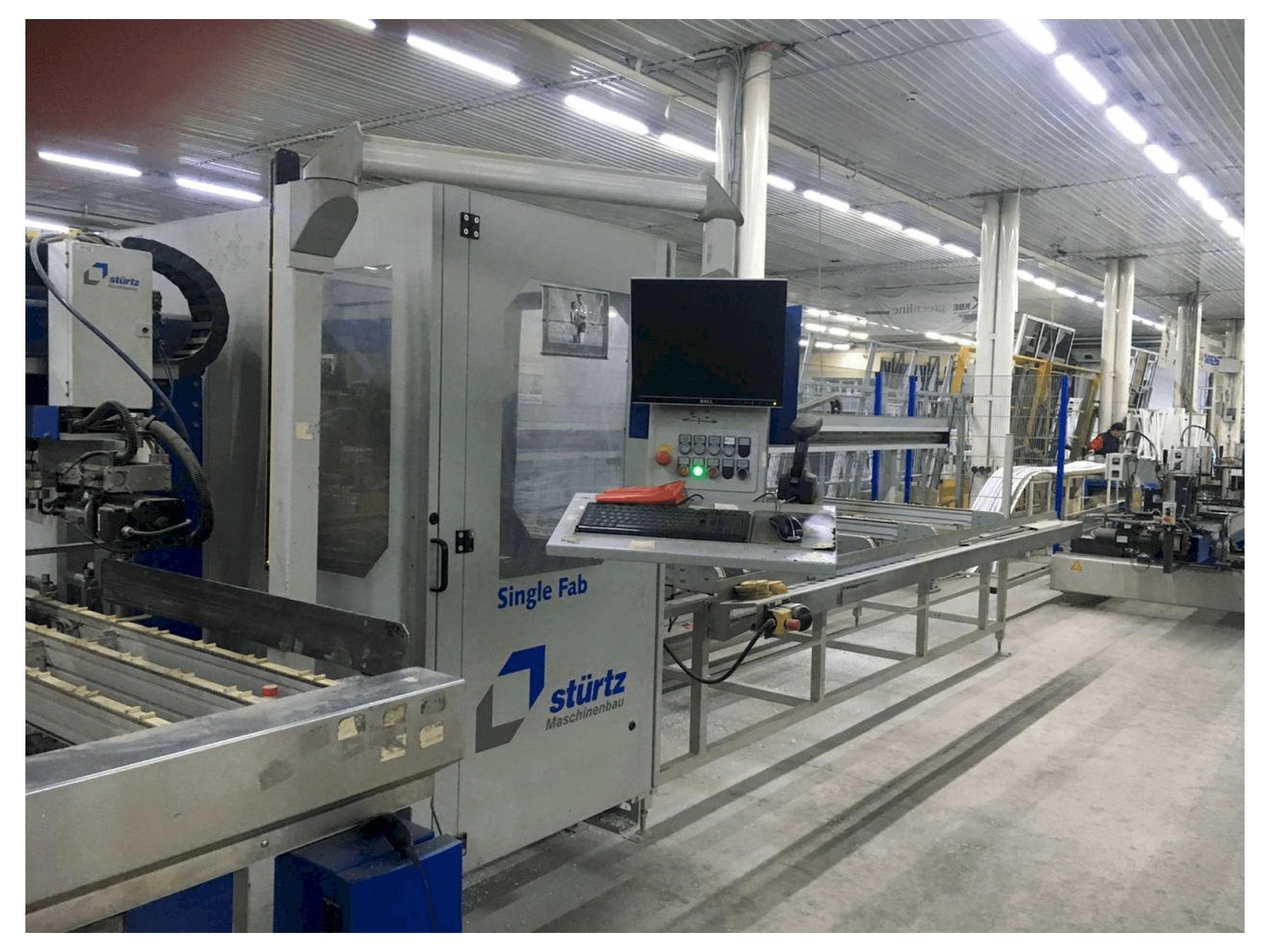 Sturtz NFZ-JC-JM-160-X Mašinos vaizdas iš priekio