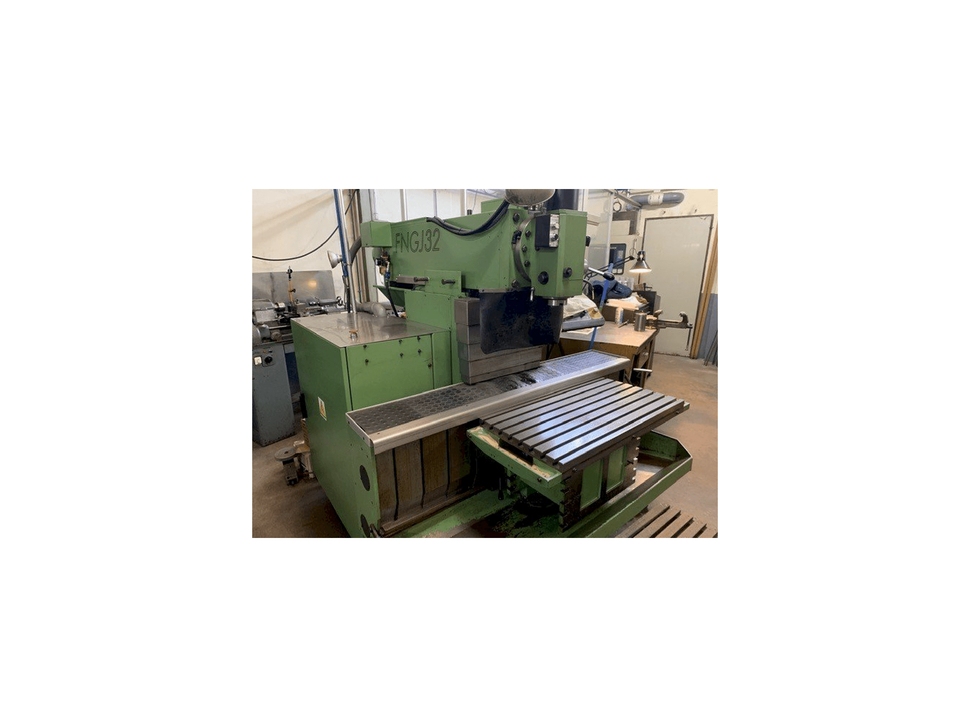 INTOS FNGJ32 Mašinos vaizdas iš priekio