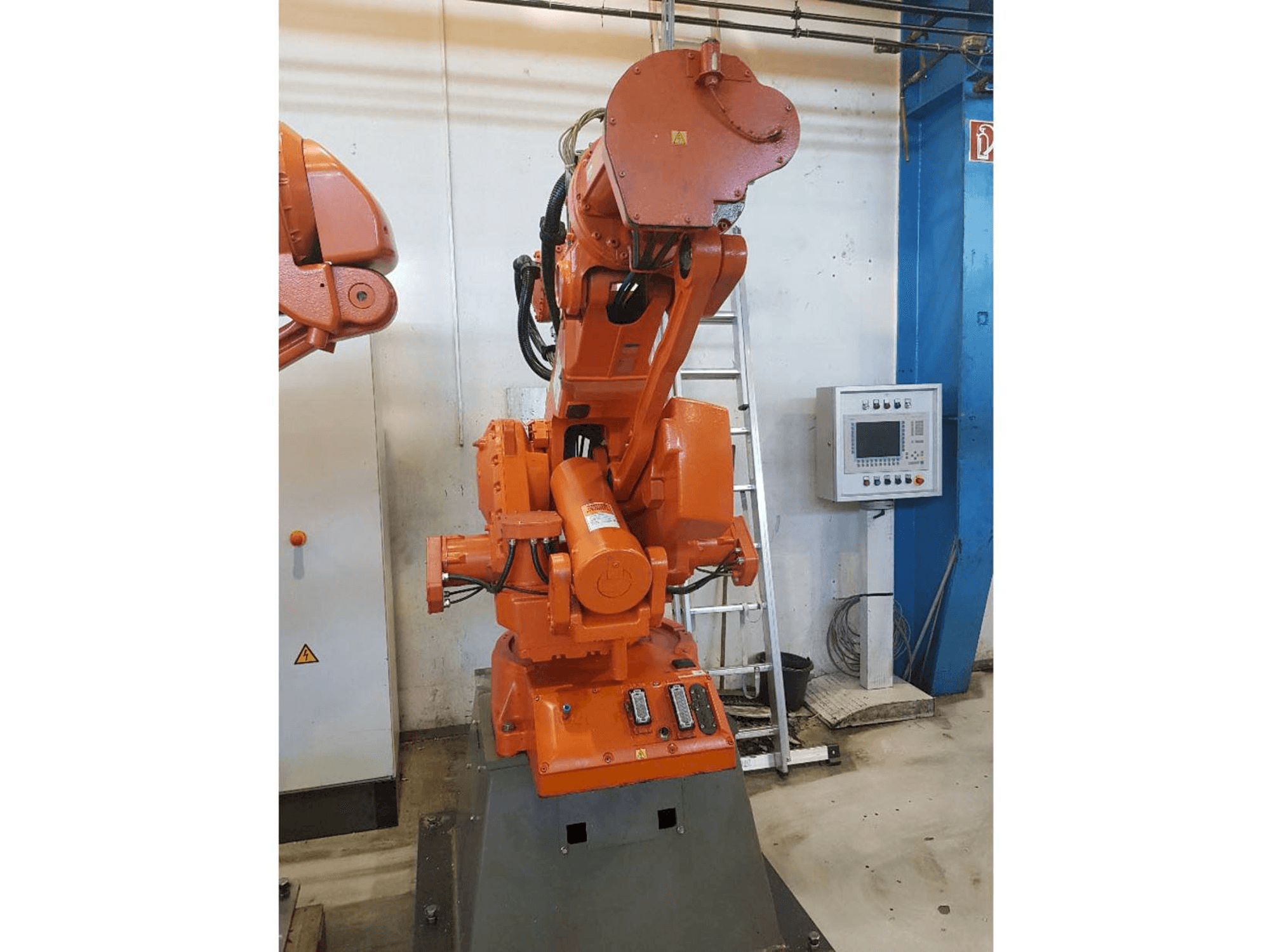 ABB IRB 6400 RM 2000 Mašinos vaizdas iš priekio