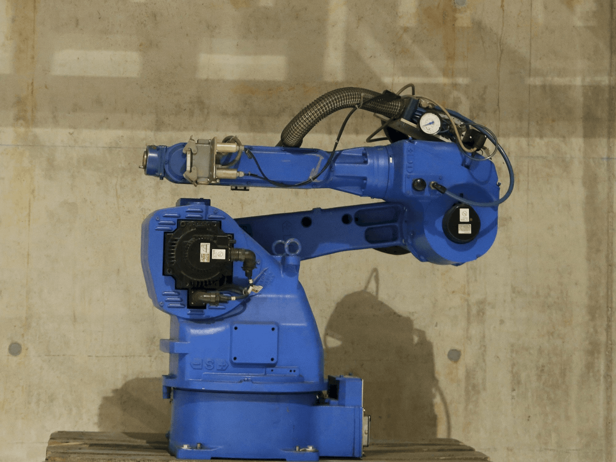 Yaskawa Motoman UP20 Mašinos kairės pusės vaizdas