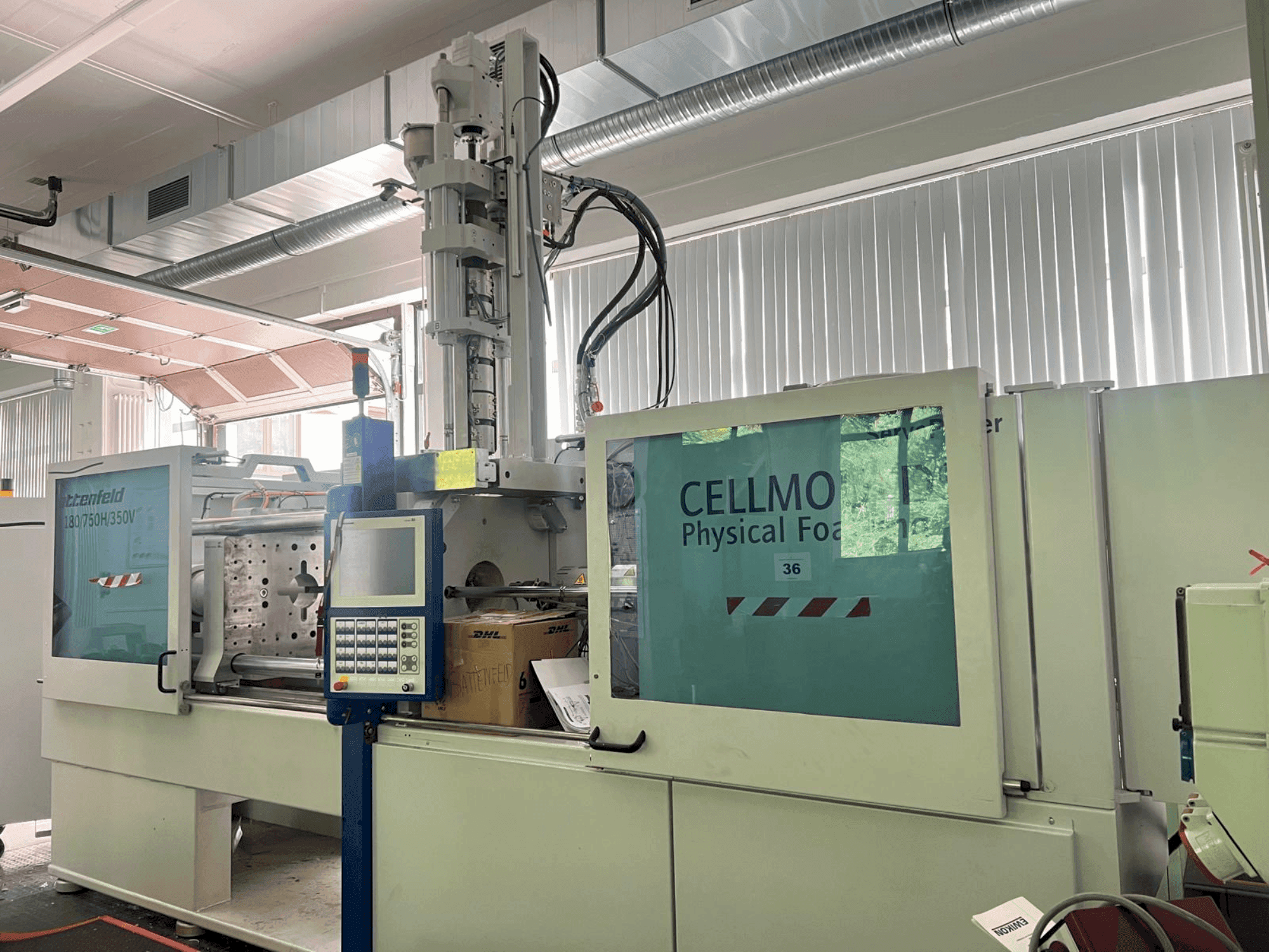 WITTMANN Battenfeld HM 180/750H/350V Mašinos vaizdas iš priekio