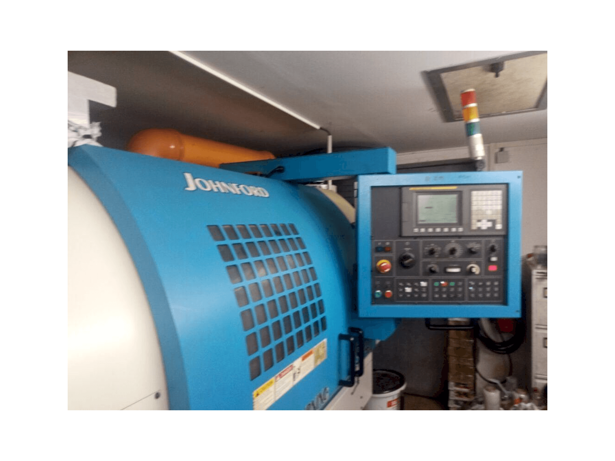 Johnford SL-40 Mašinos vaizdas iš priekio