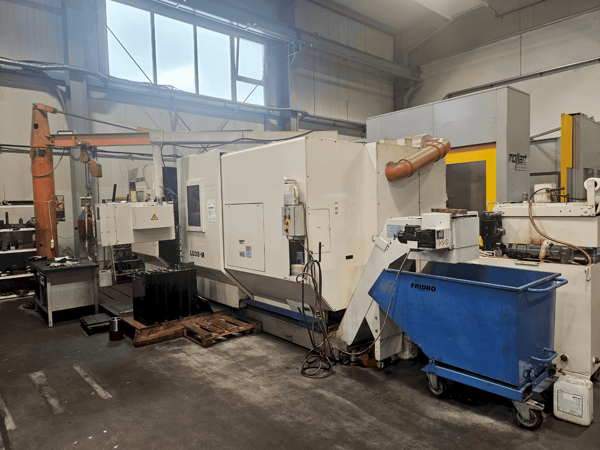 Okuma LU 35-M Mašinos vaizdas iš priekio