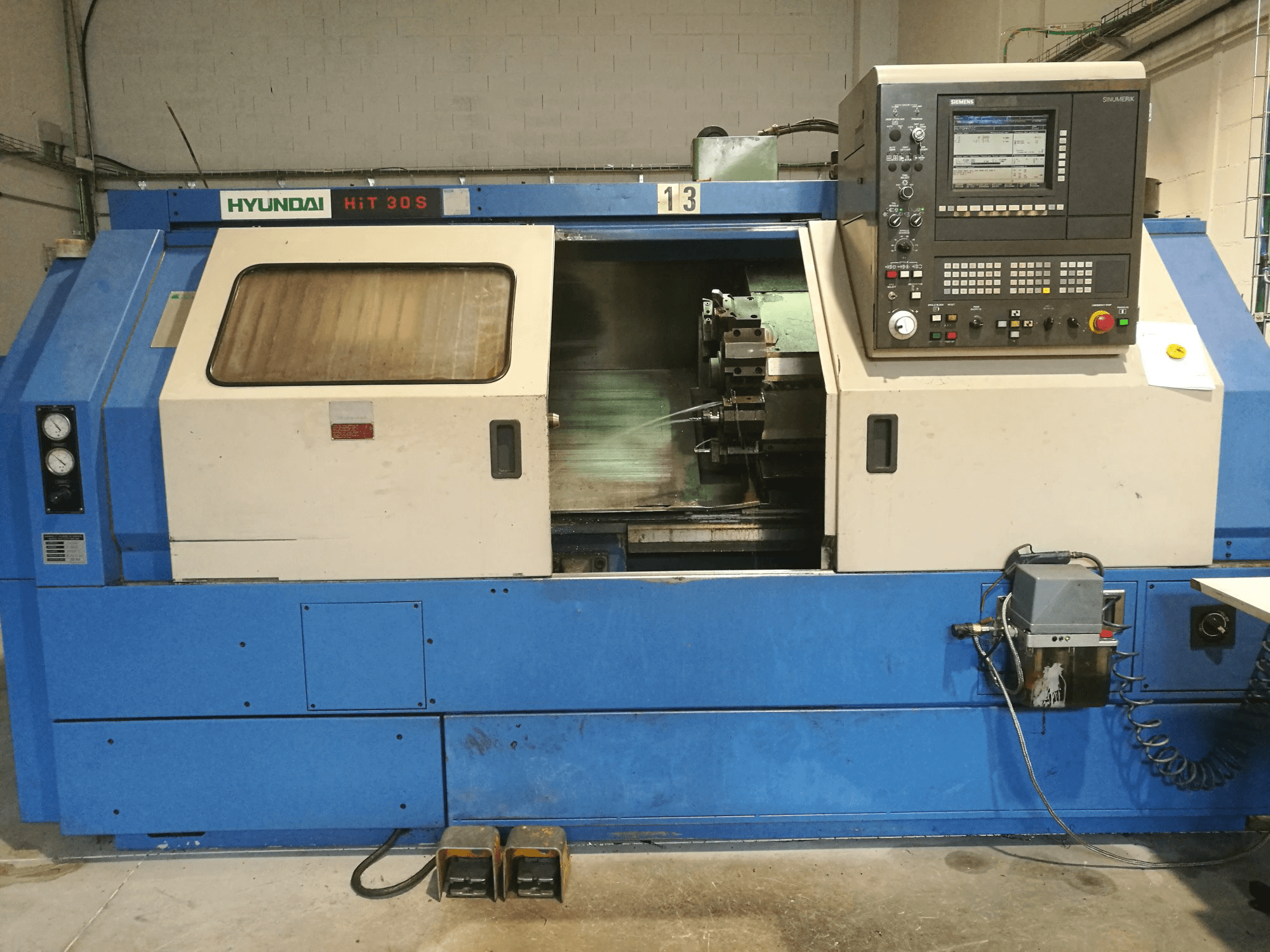 Hyundai Kia HiT-30S Mašinos vaizdas iš priekio