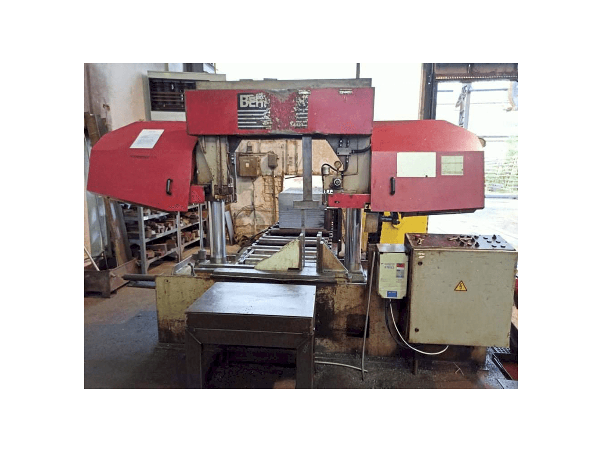 Behringer HBP 530 Mašinos vaizdas iš priekio