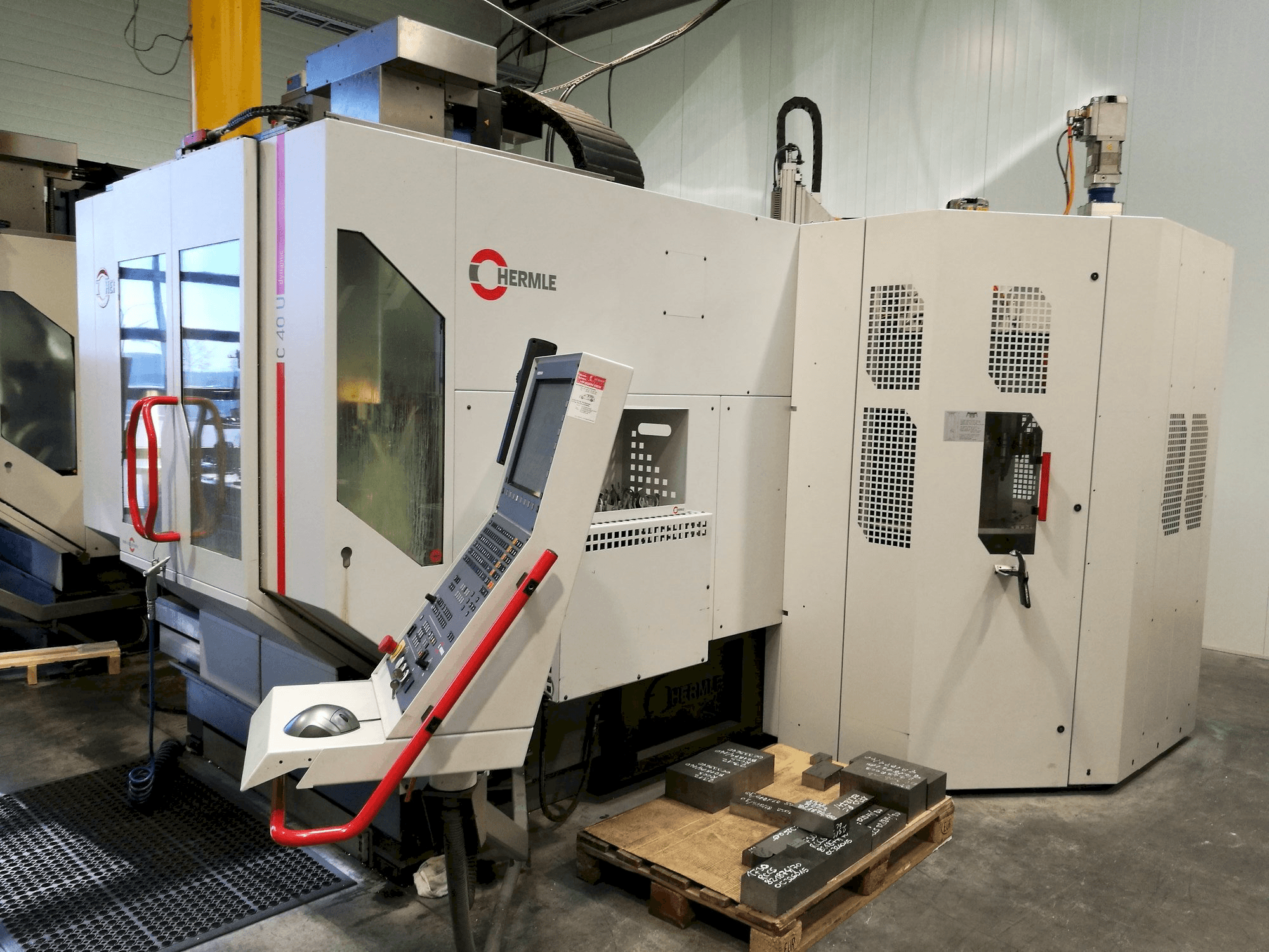 HERMLE C40U dynamic Mašinos vaizdas iš priekio