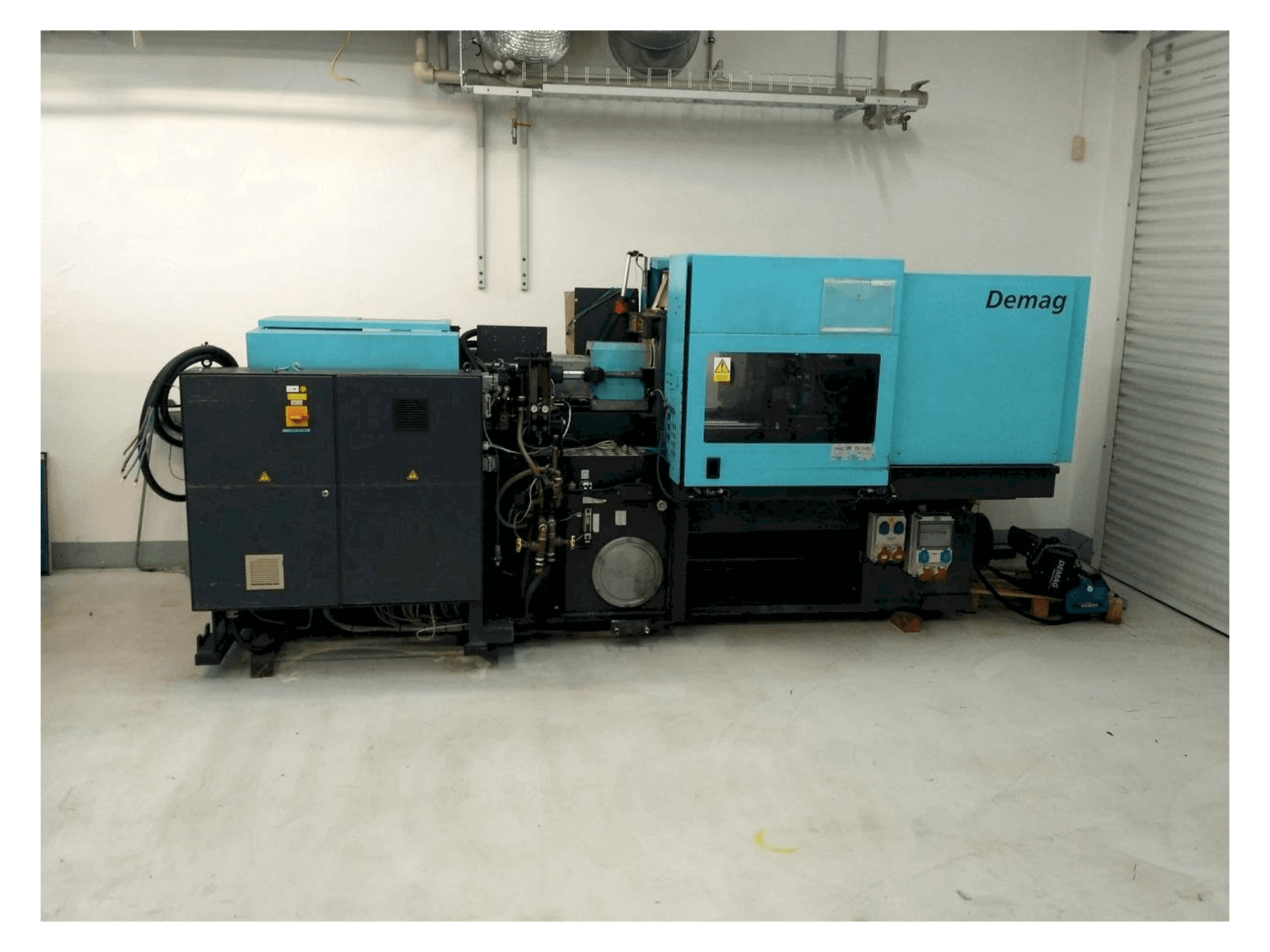 DEMAG Ergotech Concept 800/420-310 Mašinos vaizdas iš priekio