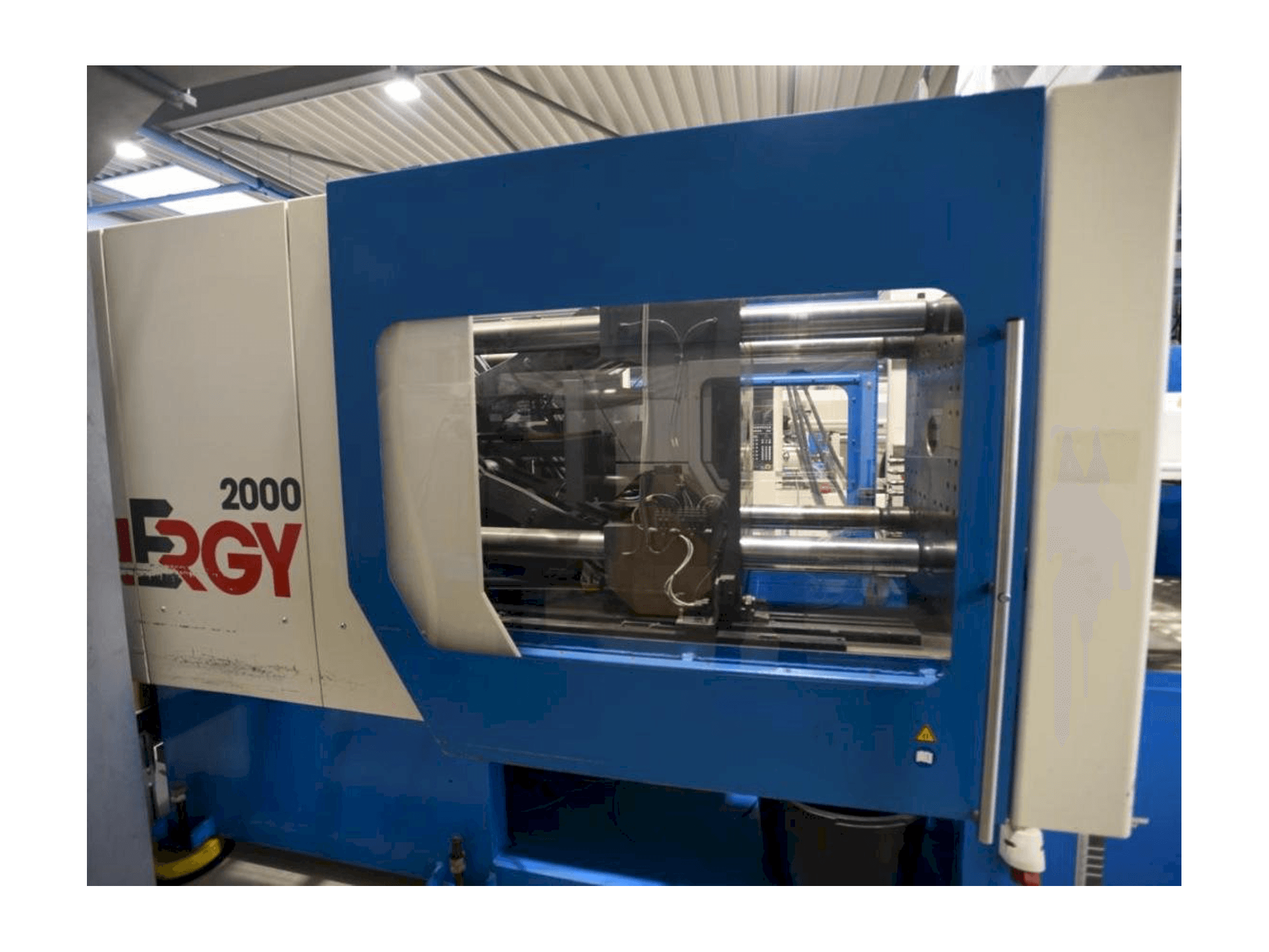Netstal SynErgy 2000-460 Mašinos vaizdas iš priekio
