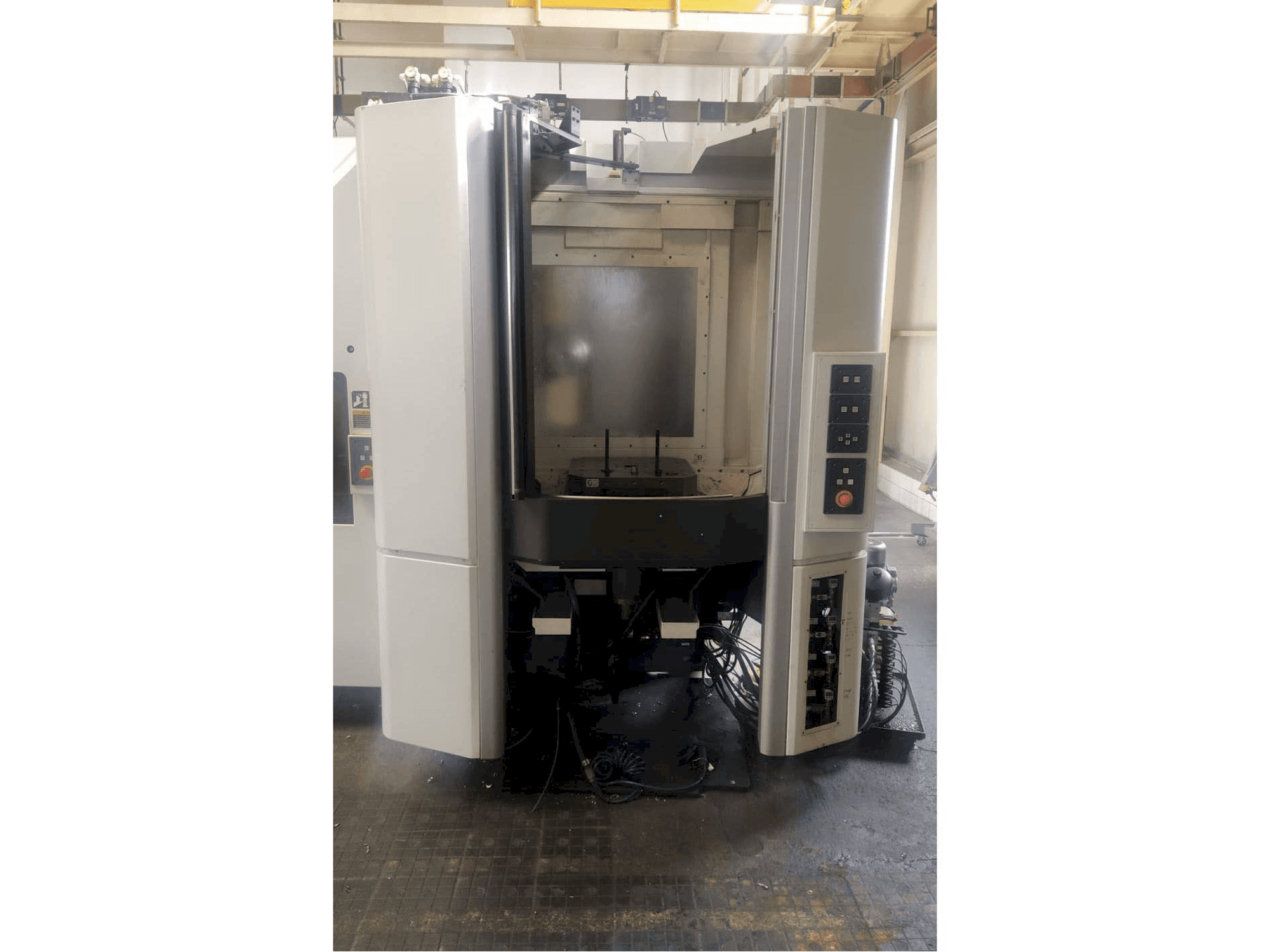 MORI SEIKI NHX 5000 Mašinos vaizdas iš priekio