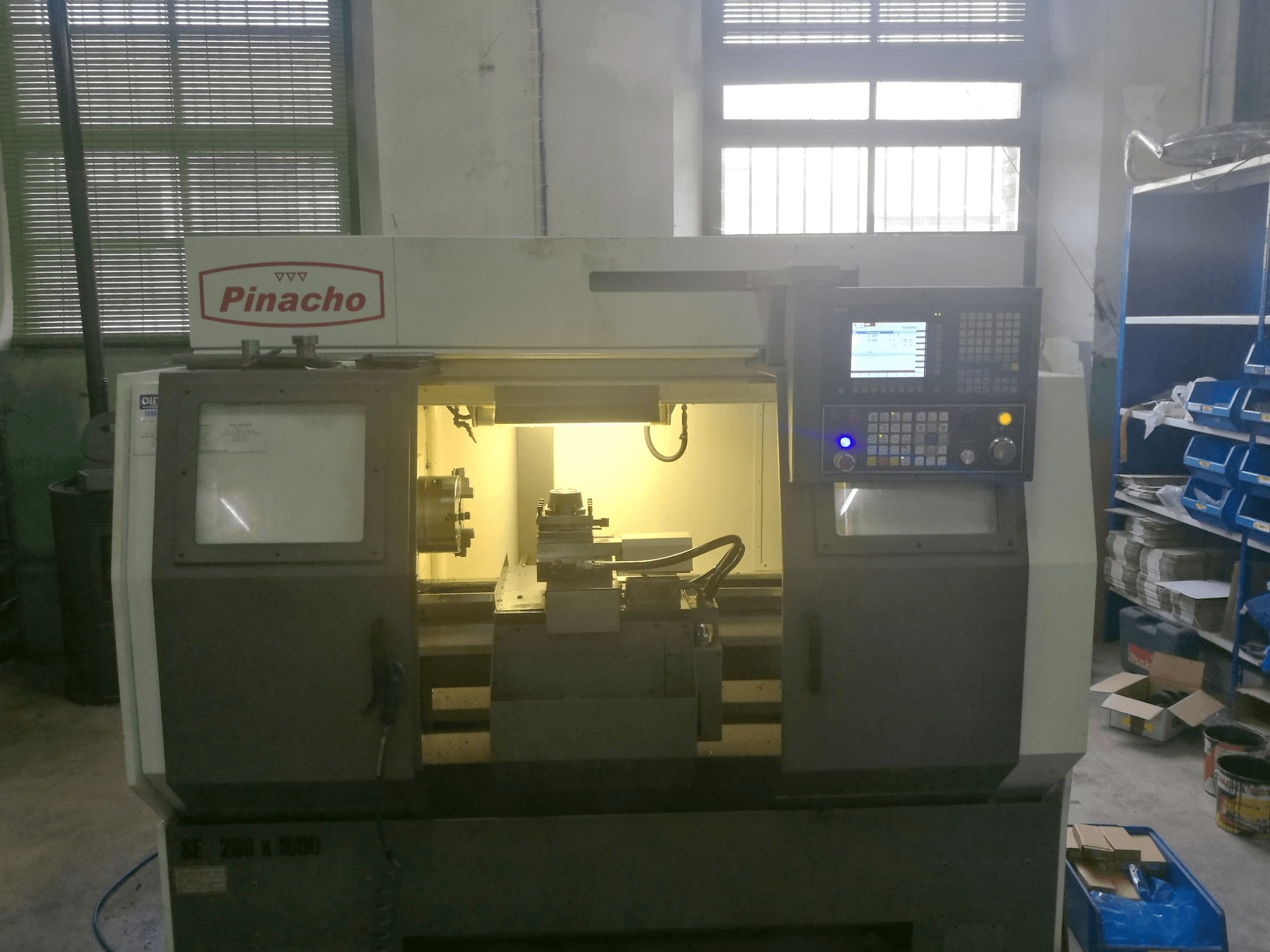 Pinacho SE-200 Mašinos vaizdas iš priekio