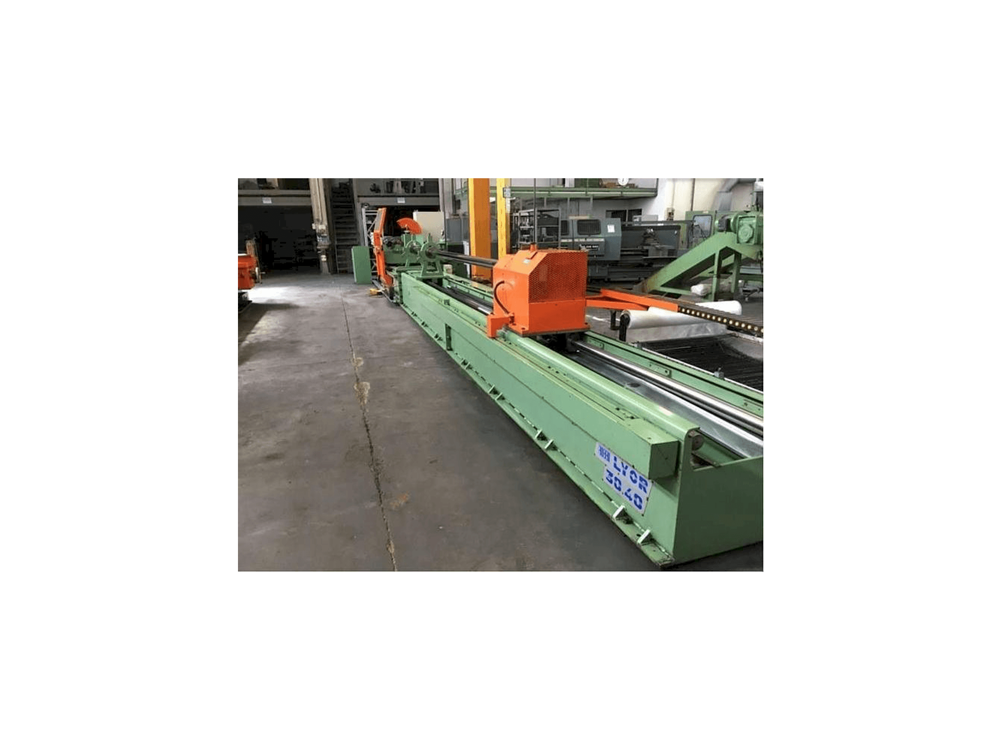 ROBBI LYOR 30/40 Mašinos vaizdas iš priekio