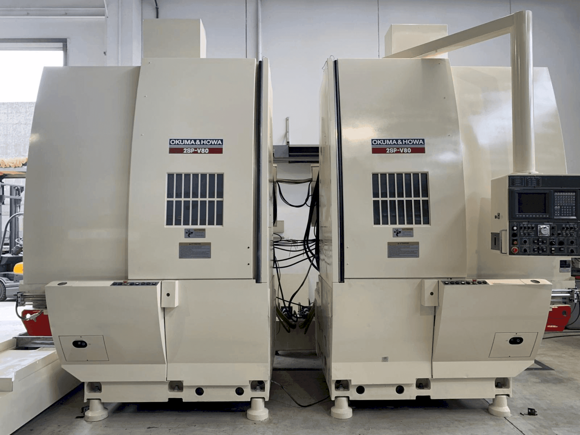 Okuma 2SP-V80 Mašinos vaizdas iš priekio