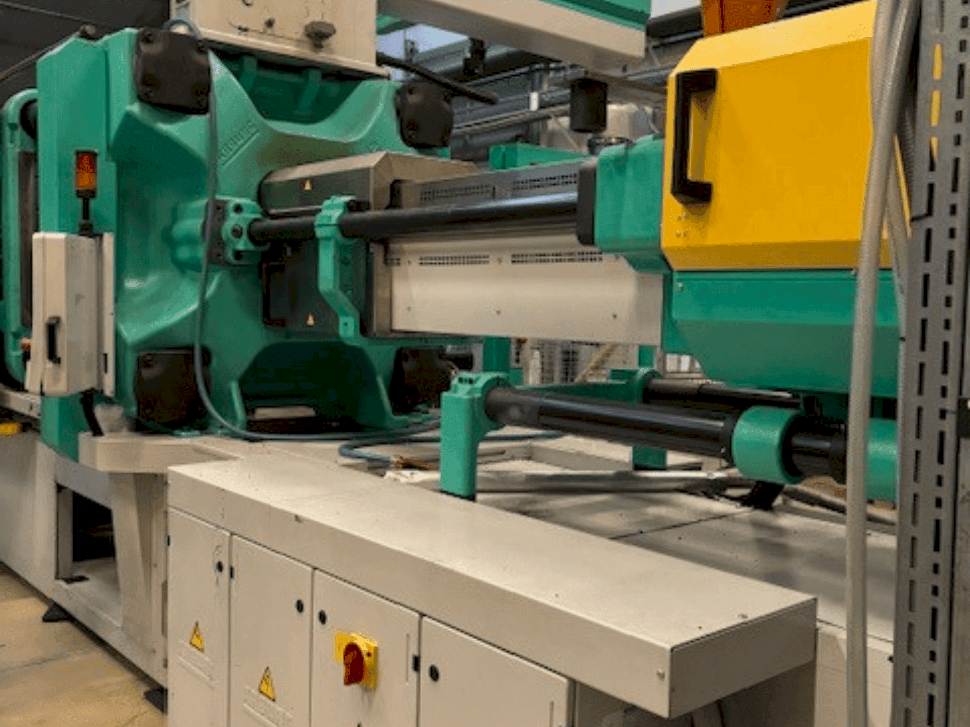 Arburg Allrounder 920S 5000-3200 Mašinos vaizdas iš priekio