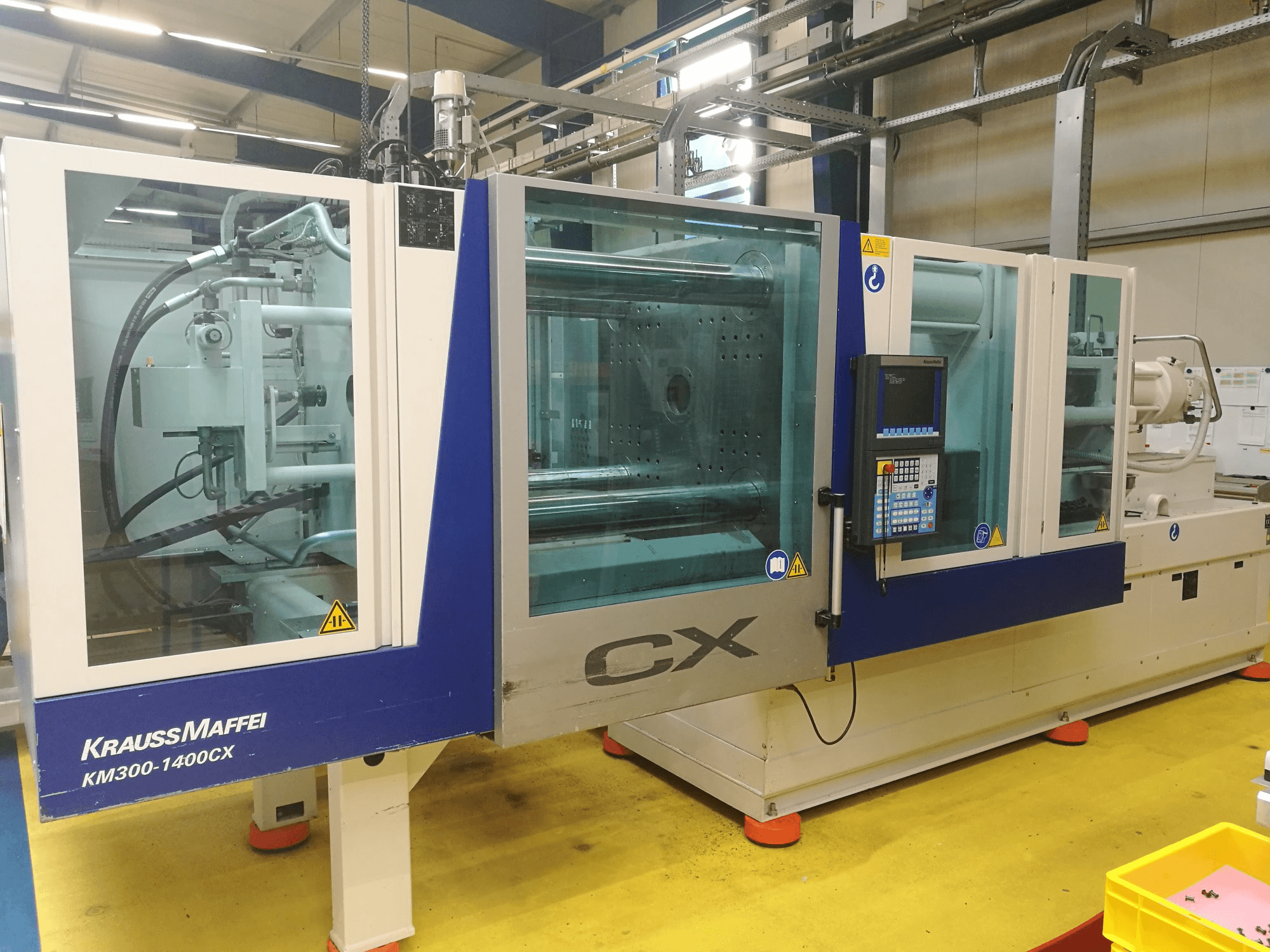 Krauss Maffei 300-1400 CX Mašinos vaizdas iš priekio