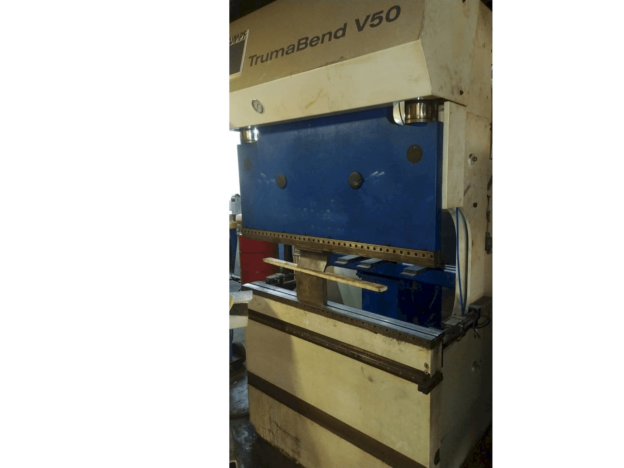 Trumpf TrumaBend V50 Mašinos vaizdas iš priekio