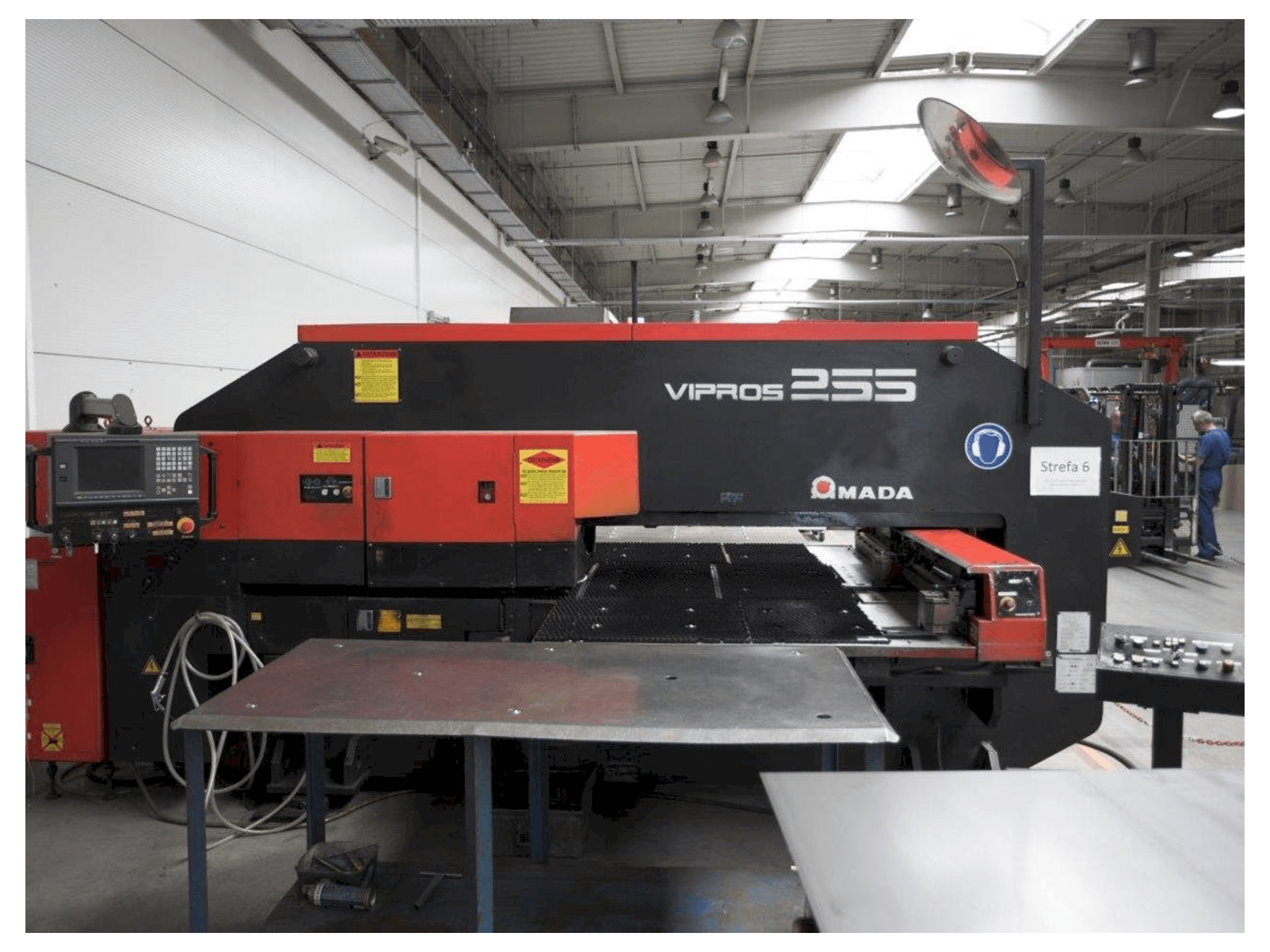 AMADA Vipros 255 Mašinos vaizdas iš priekio