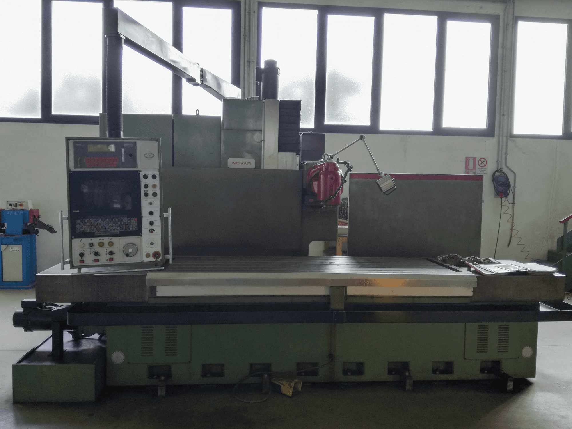 NOVAR KBF 2500 Mašinos vaizdas iš priekio