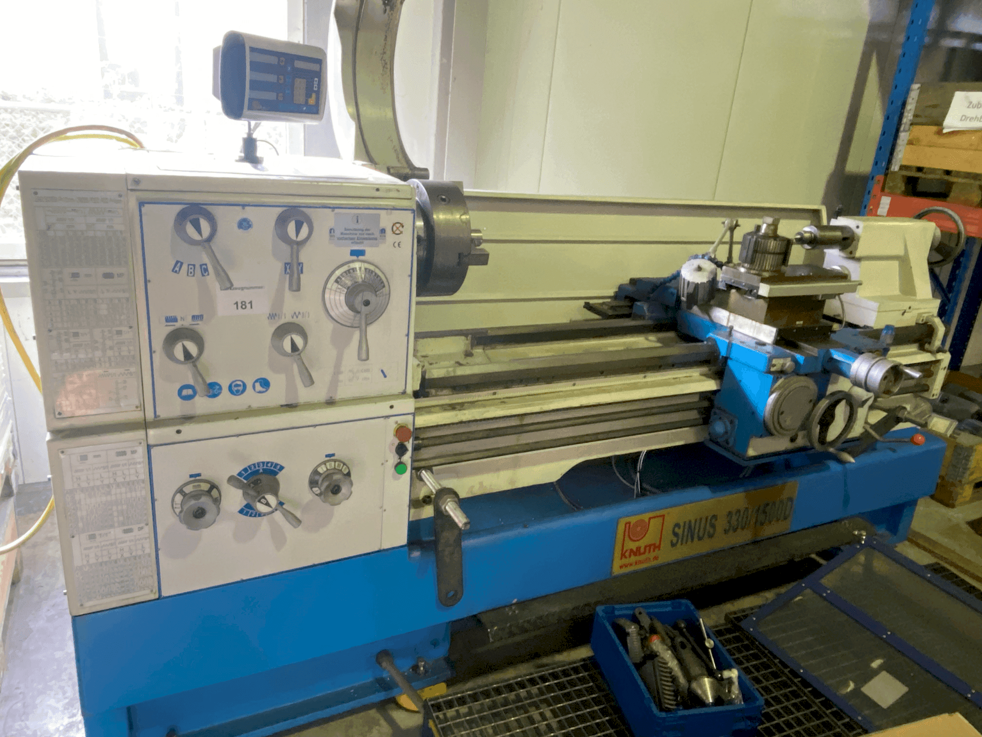 KNUTH SINUS 330/1500 D Mašinos vaizdas iš priekio