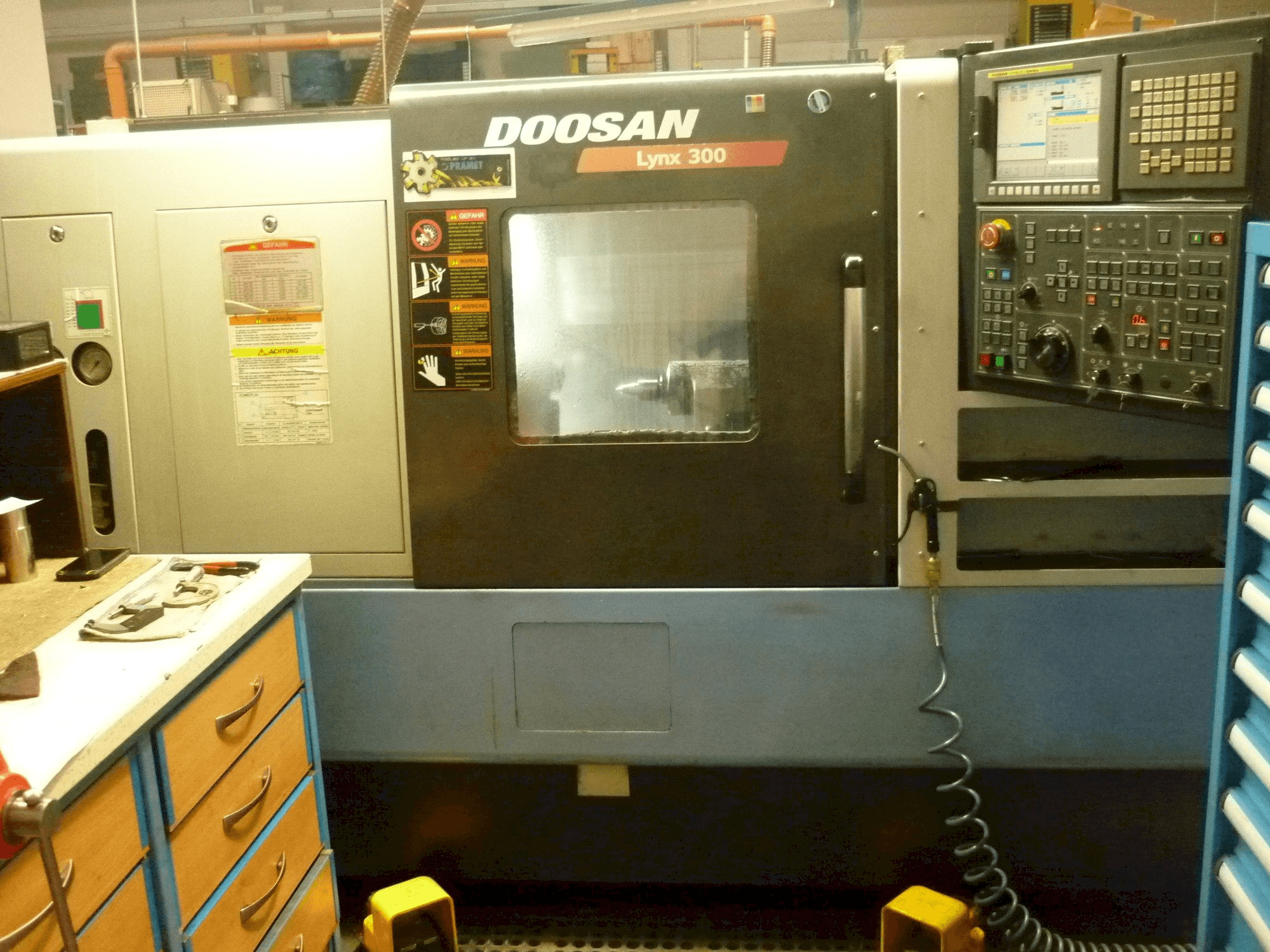 Doosan LYNX 300 Mašinos vaizdas iš priekio