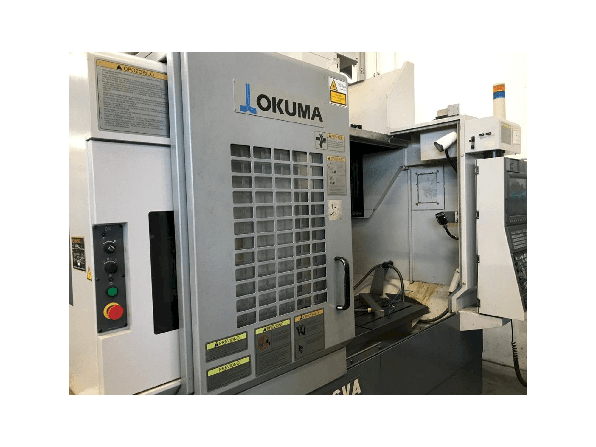 Okuma MB 56 VA Mašinos vaizdas iš priekio