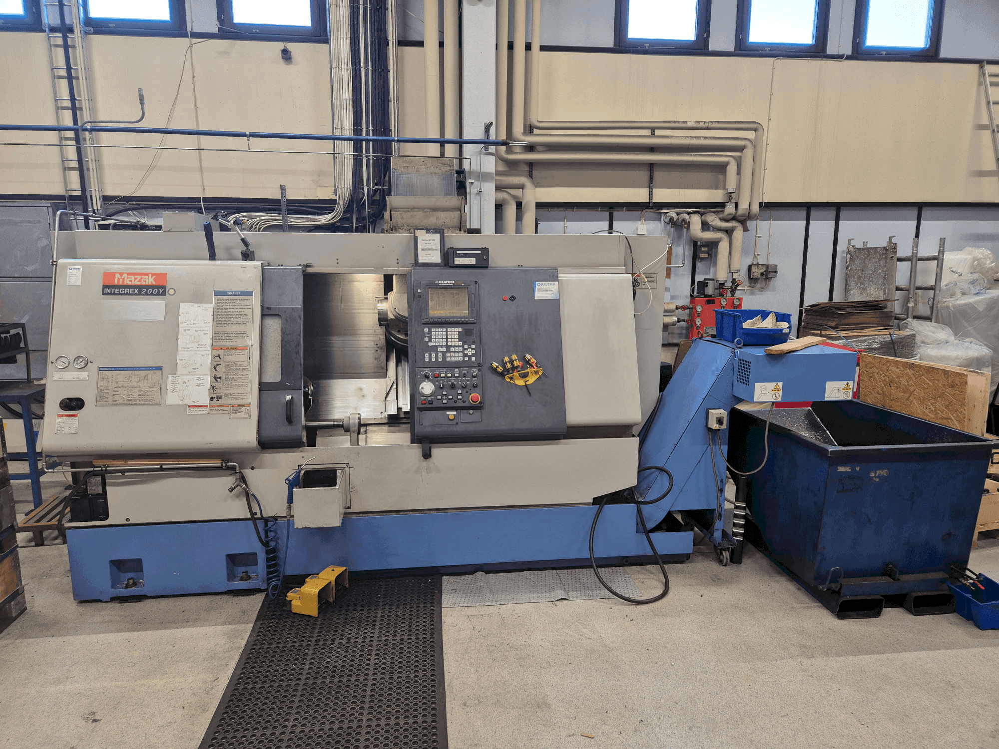 Mazak Integrex 200Y Mašinos vaizdas iš priekio