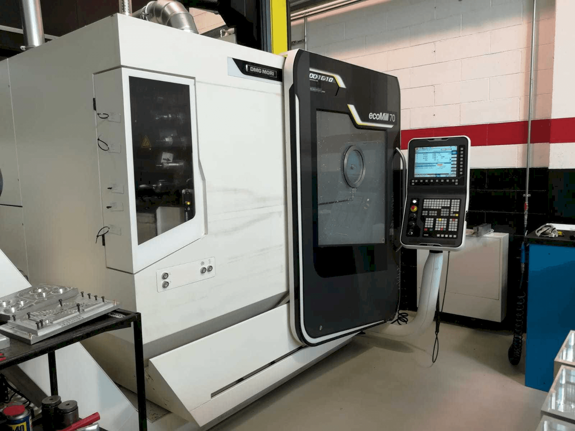 DMG Deckel Maho Ecomill 70 Mašinos vaizdas iš priekio