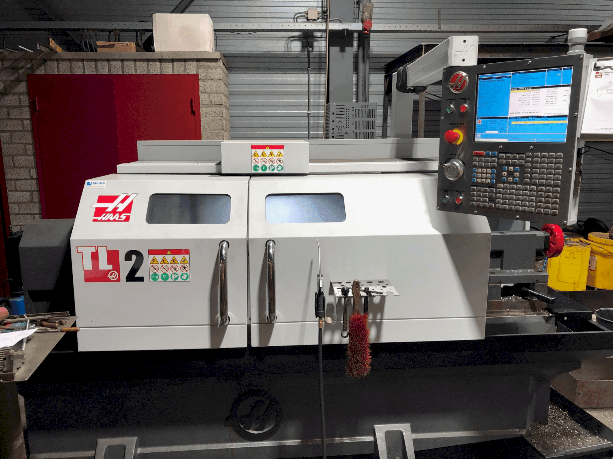 HAAS TL-2 Mašinos vaizdas iš priekio