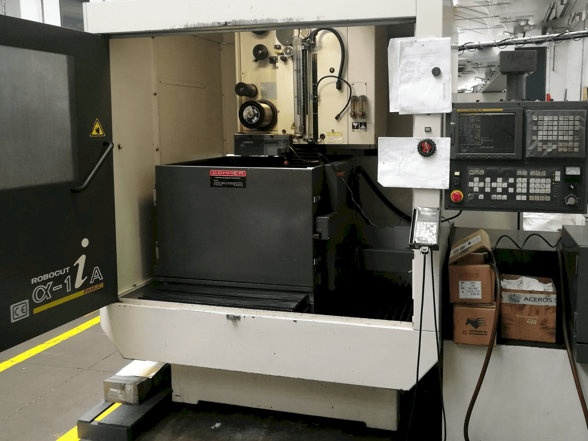 FANUC Robocut ALPHA -1iA Mašinos vaizdas iš priekio