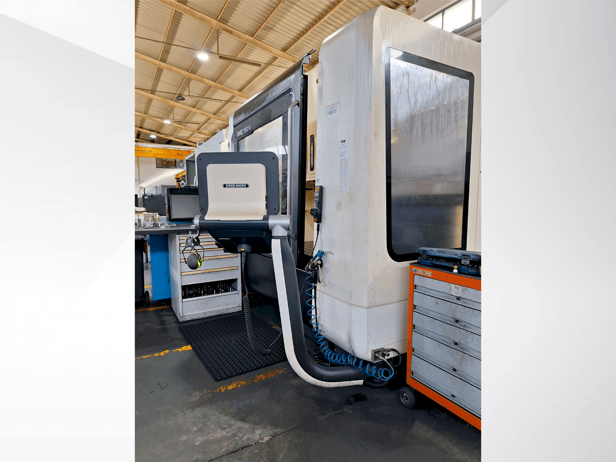 DMG MORI DMC 1150 V Mašinos vaizdas iš priekio