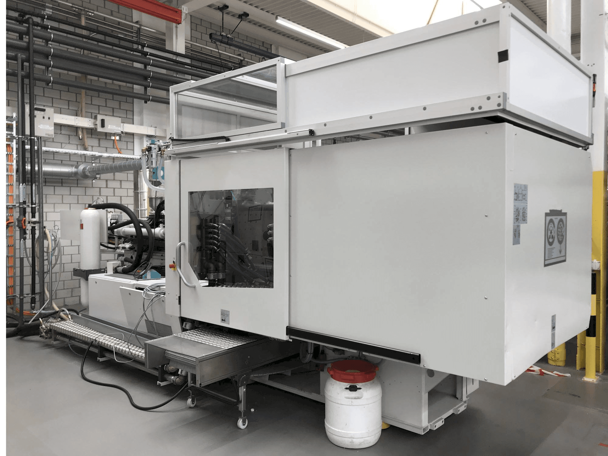 Sumitomo Demag EL-EXIS SP 200/560-675 Mašinos vaizdas iš priekio