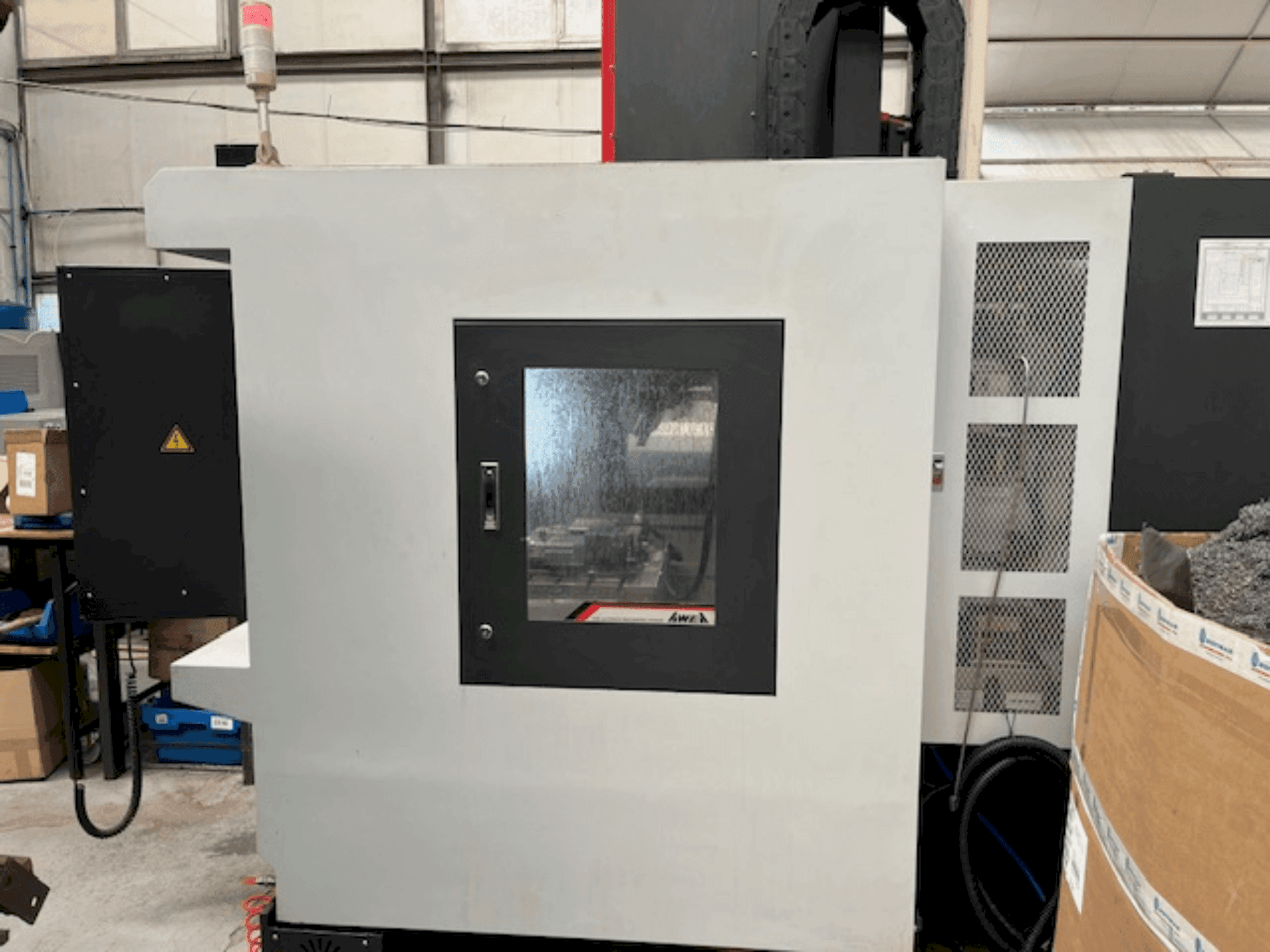 AWEA AF-650 Mašinos vaizdas iš priekio