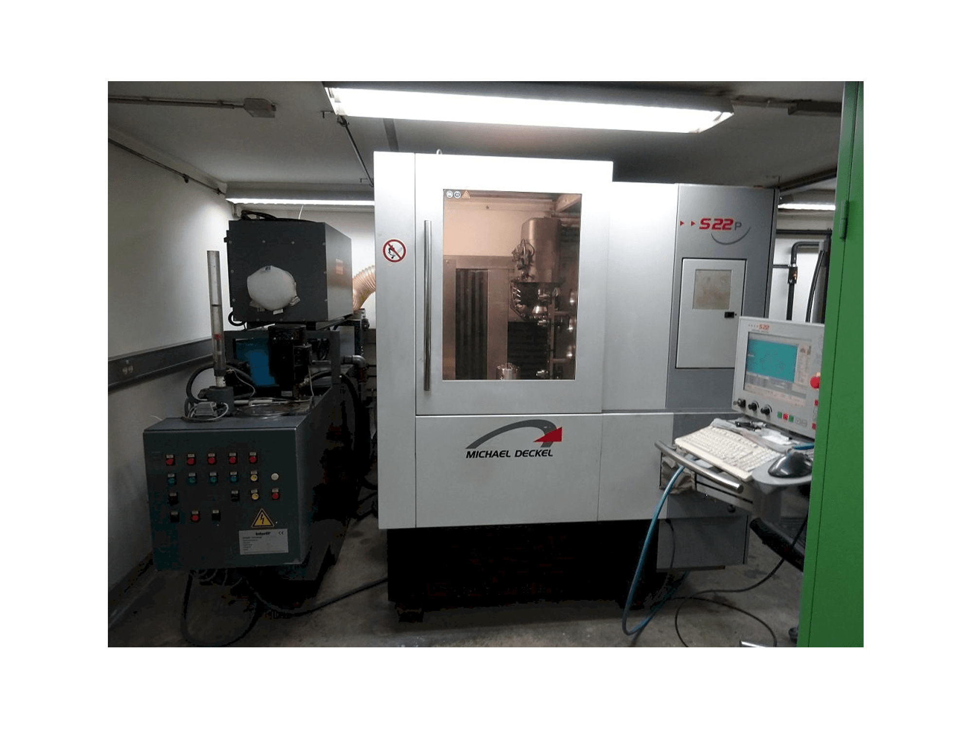 Michael Deckel S22 P Mašinos vaizdas iš priekio