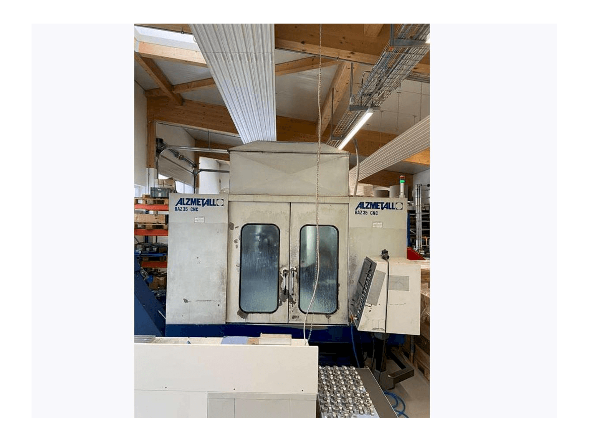 Alzmetall CNC BAZ 35 Mašinos vaizdas iš priekio