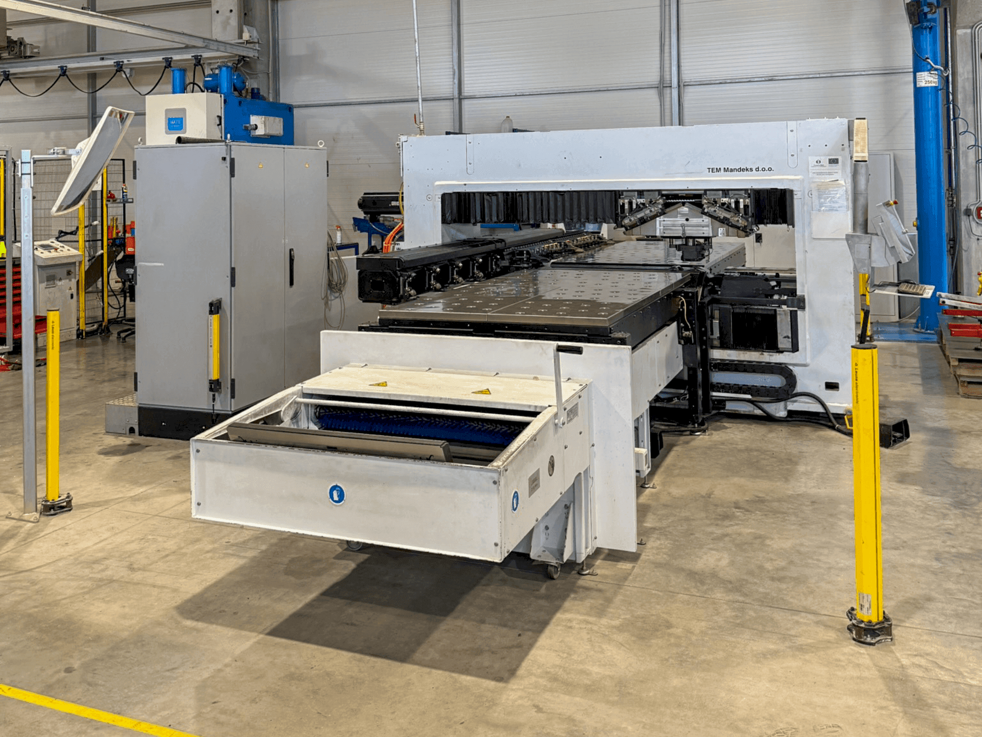 TRUMPF TruPunch 1000 (S19) Mašinos vaizdas iš priekio