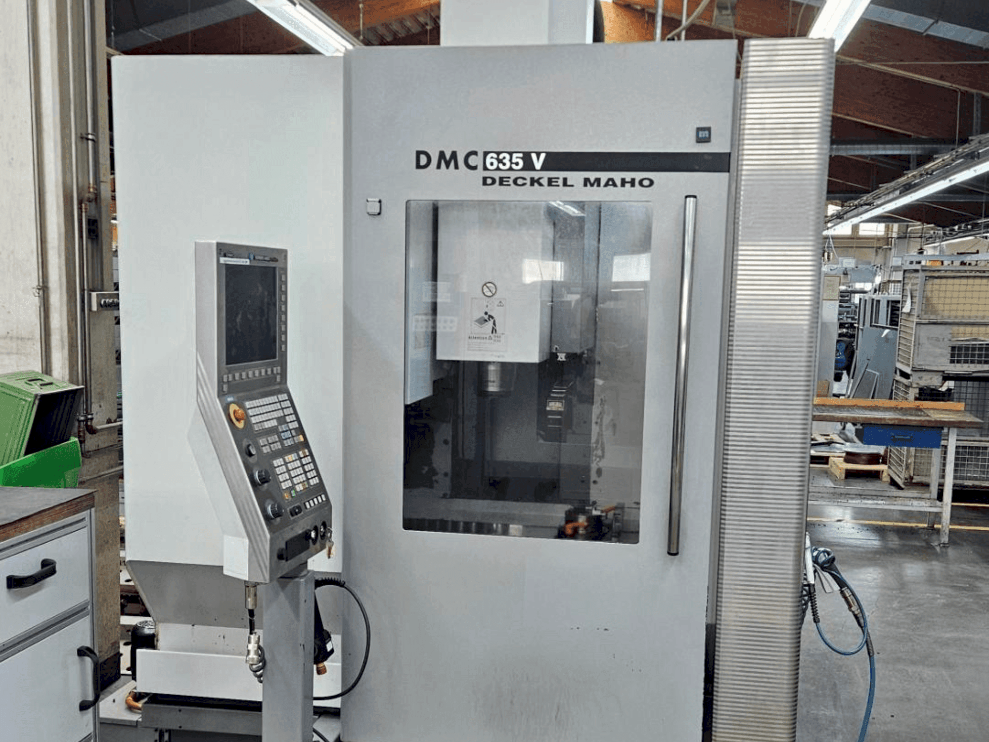 DMG DECKEL MAHO DMC 635V Mašinos vaizdas iš priekio