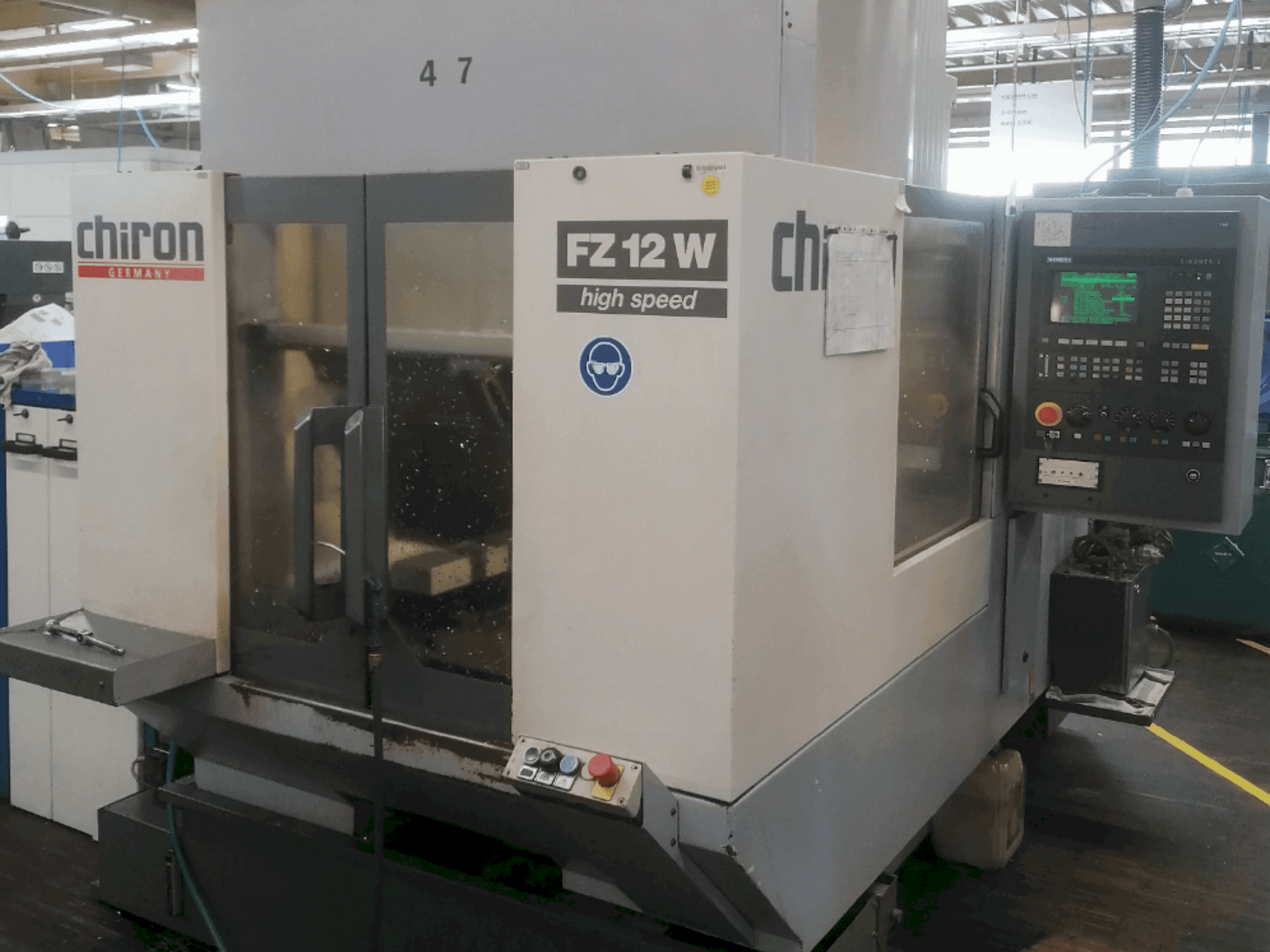 CHIRON FZ 12 W Mašinos vaizdas iš priekio