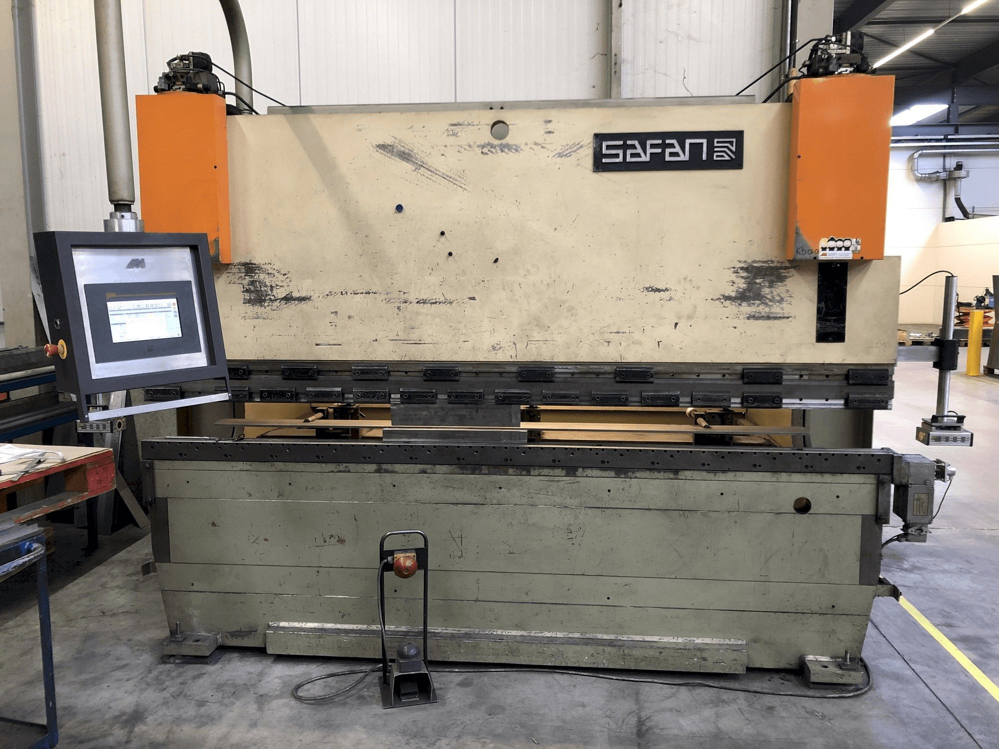 Safan CNCL 110T Mašinos vaizdas iš priekio