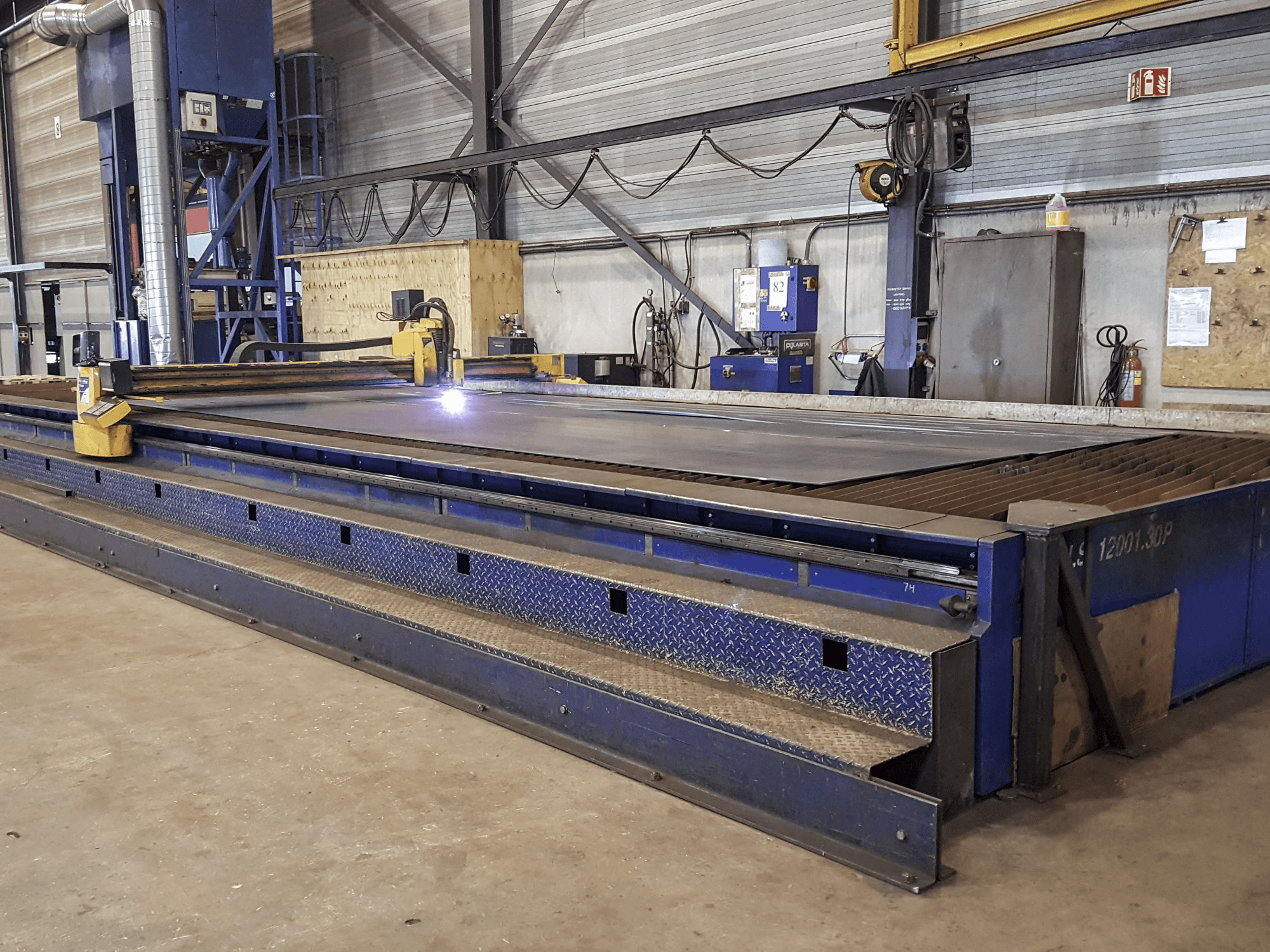 MicroStep PLS 12001.30 P Mašinos dešinės pusės vaizdas