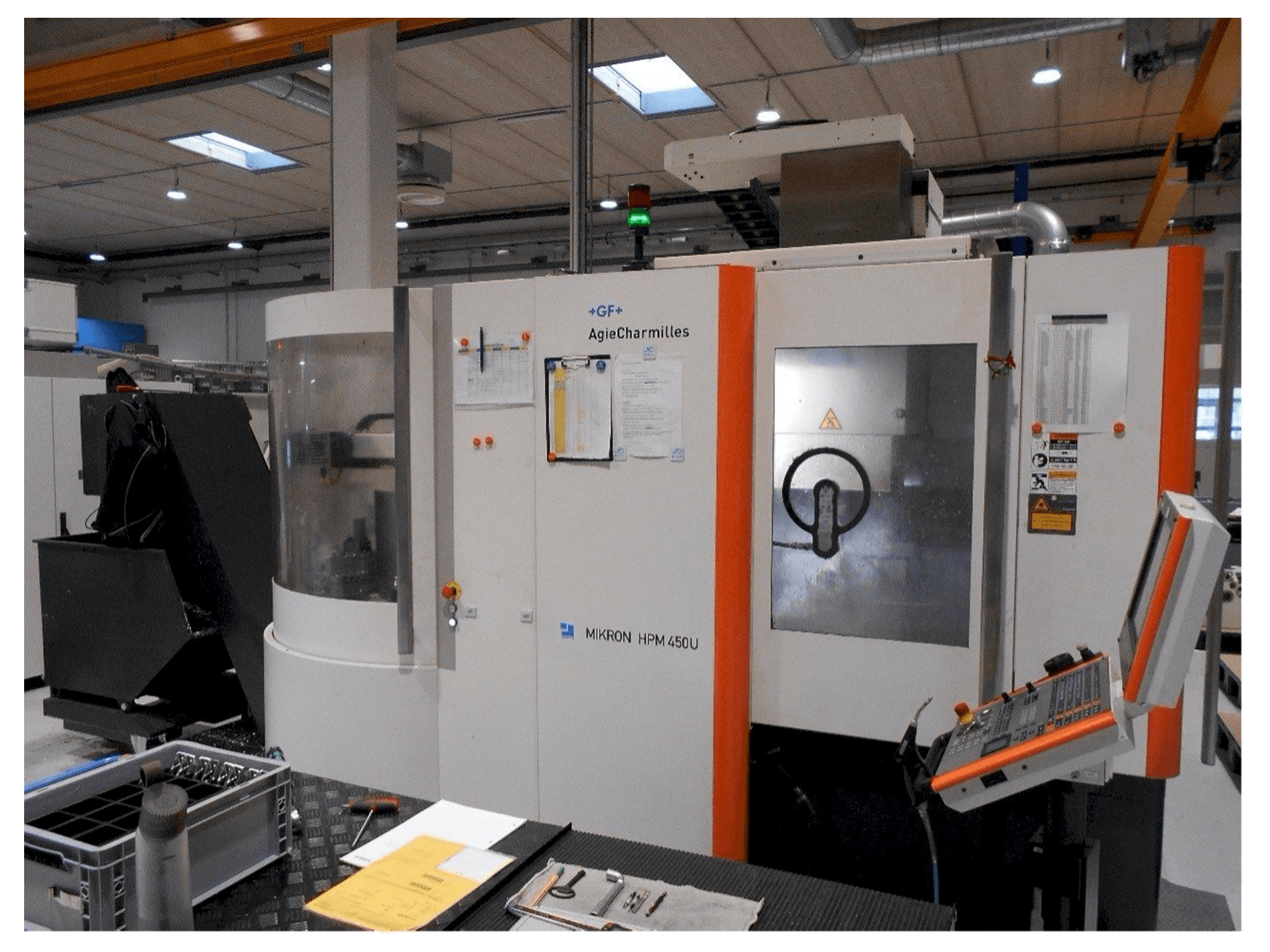 AgieCharmilles Mikron HPM 450U Mašinos vaizdas iš priekio