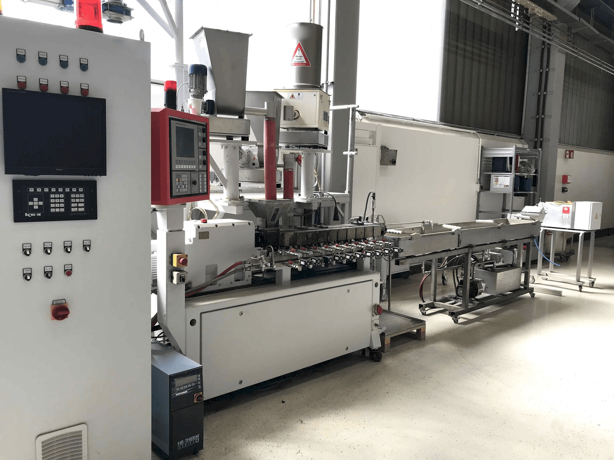 Leistriz ZSE 27/GL-44D Mašinos vaizdas iš priekio