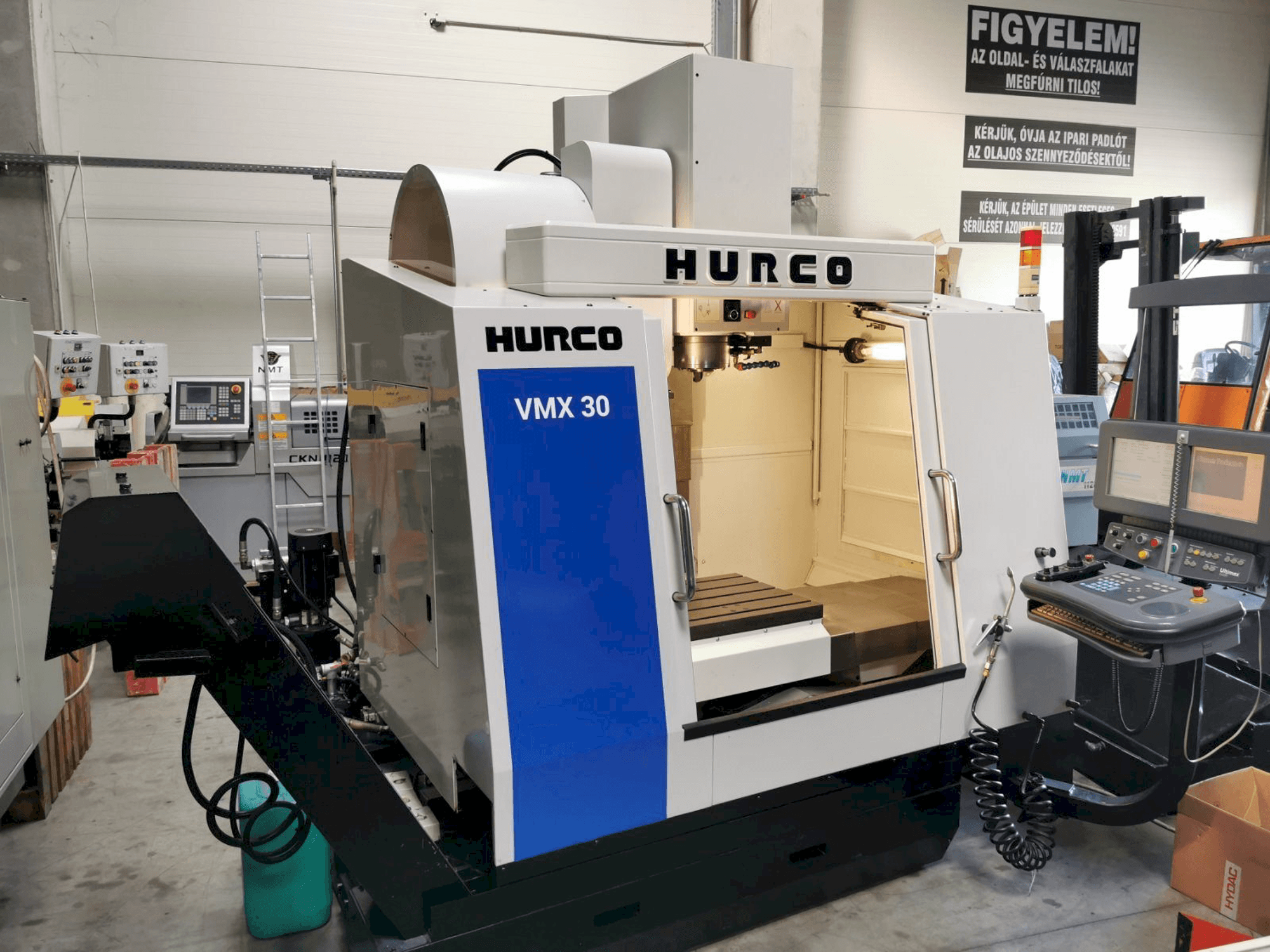 Hurco VMX30 Mašinos vaizdas iš priekio