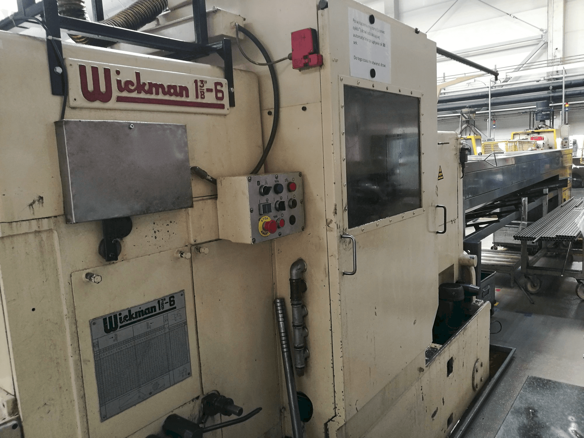Wickman 1 3/8"-6 Mašinos vaizdas iš priekio